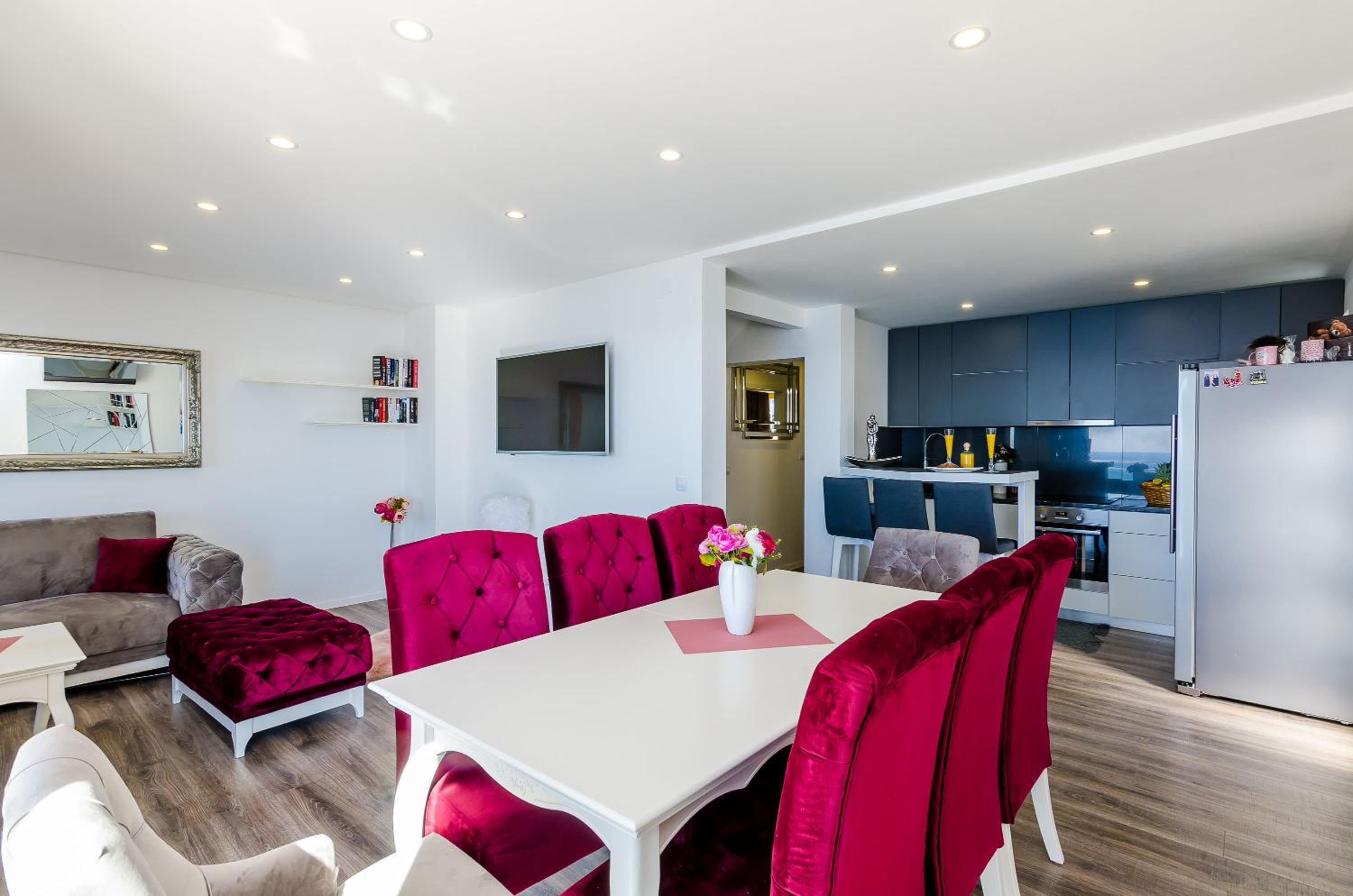 Superior apartment Nike view 5