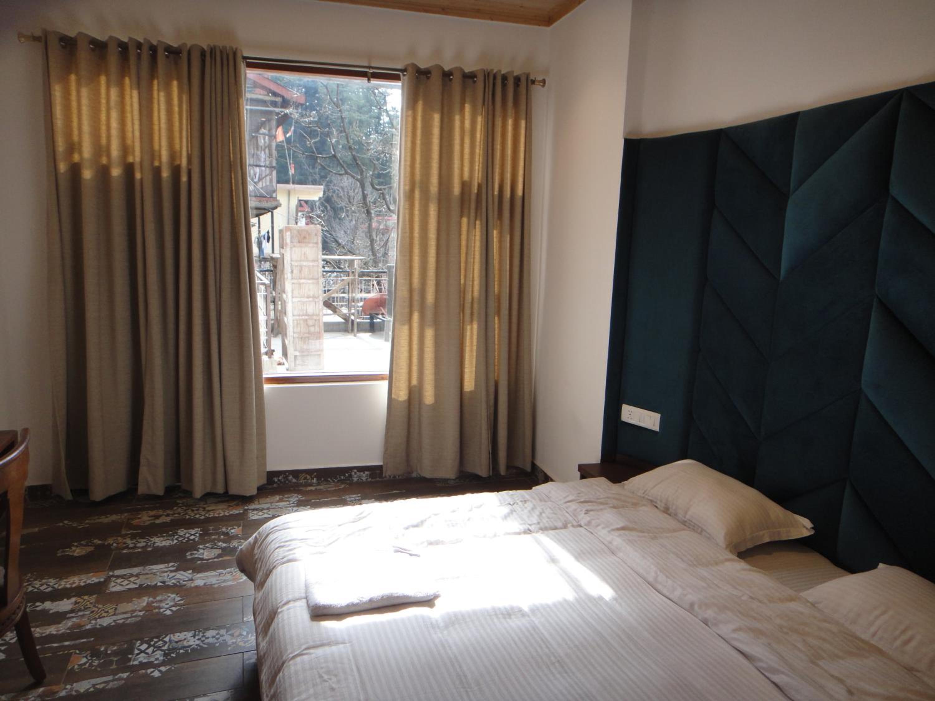 The Hill Crest Inn view 2