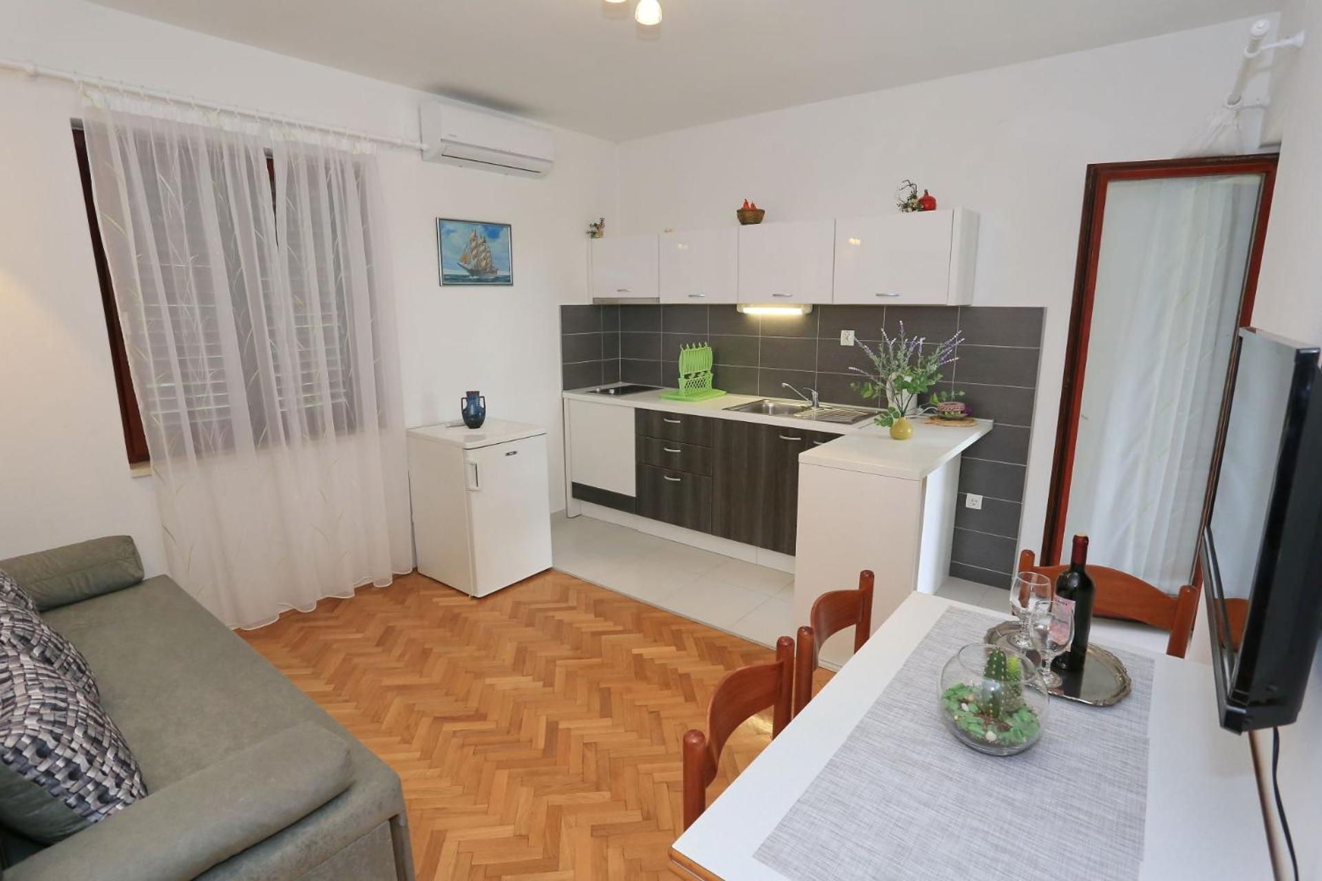 Apartments Romansa