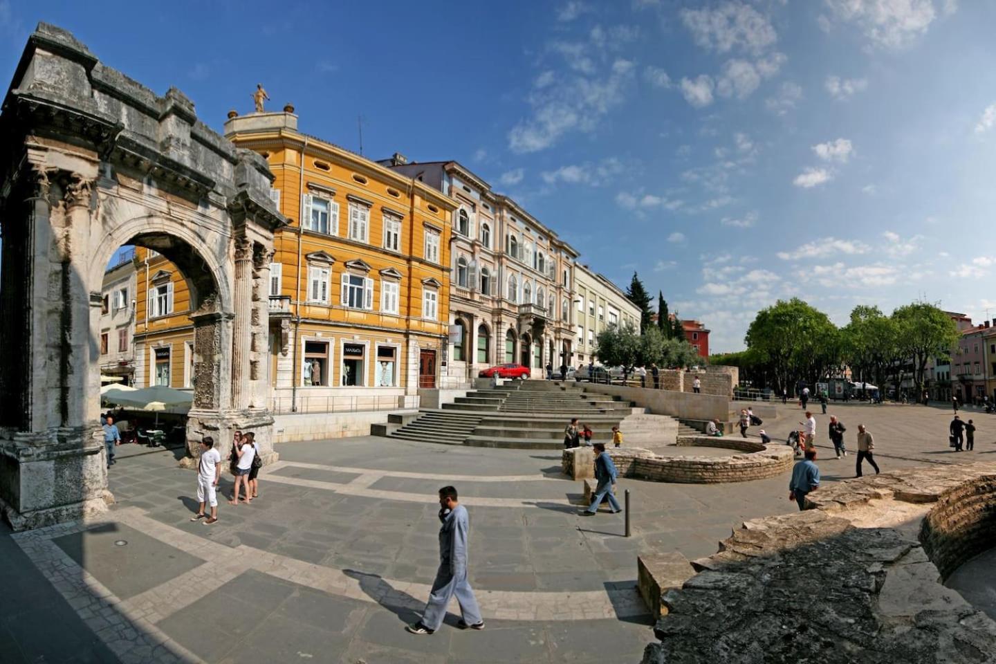 Photo 19