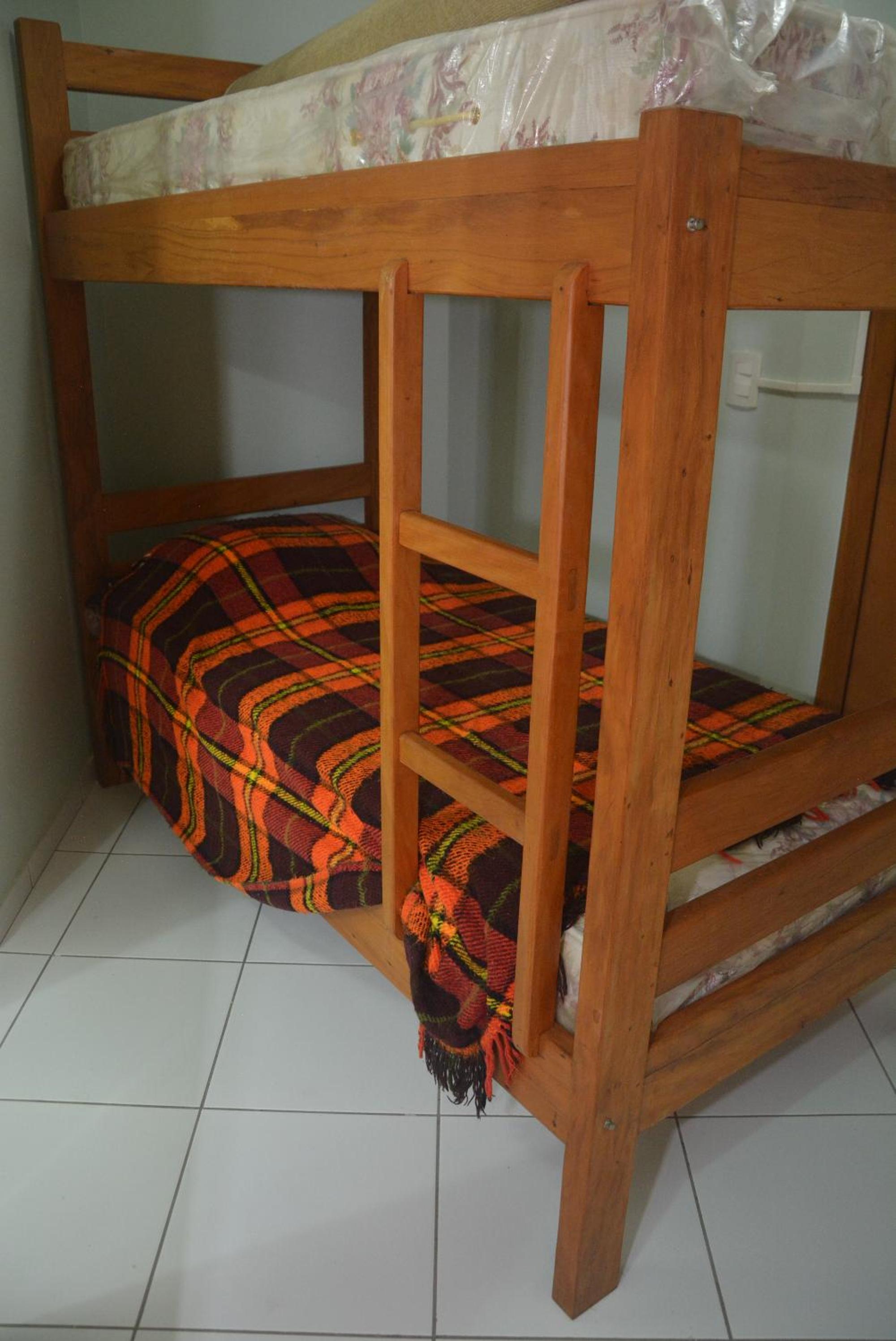 CASA COND HANGA ROA BERTIOGA 4 Func
