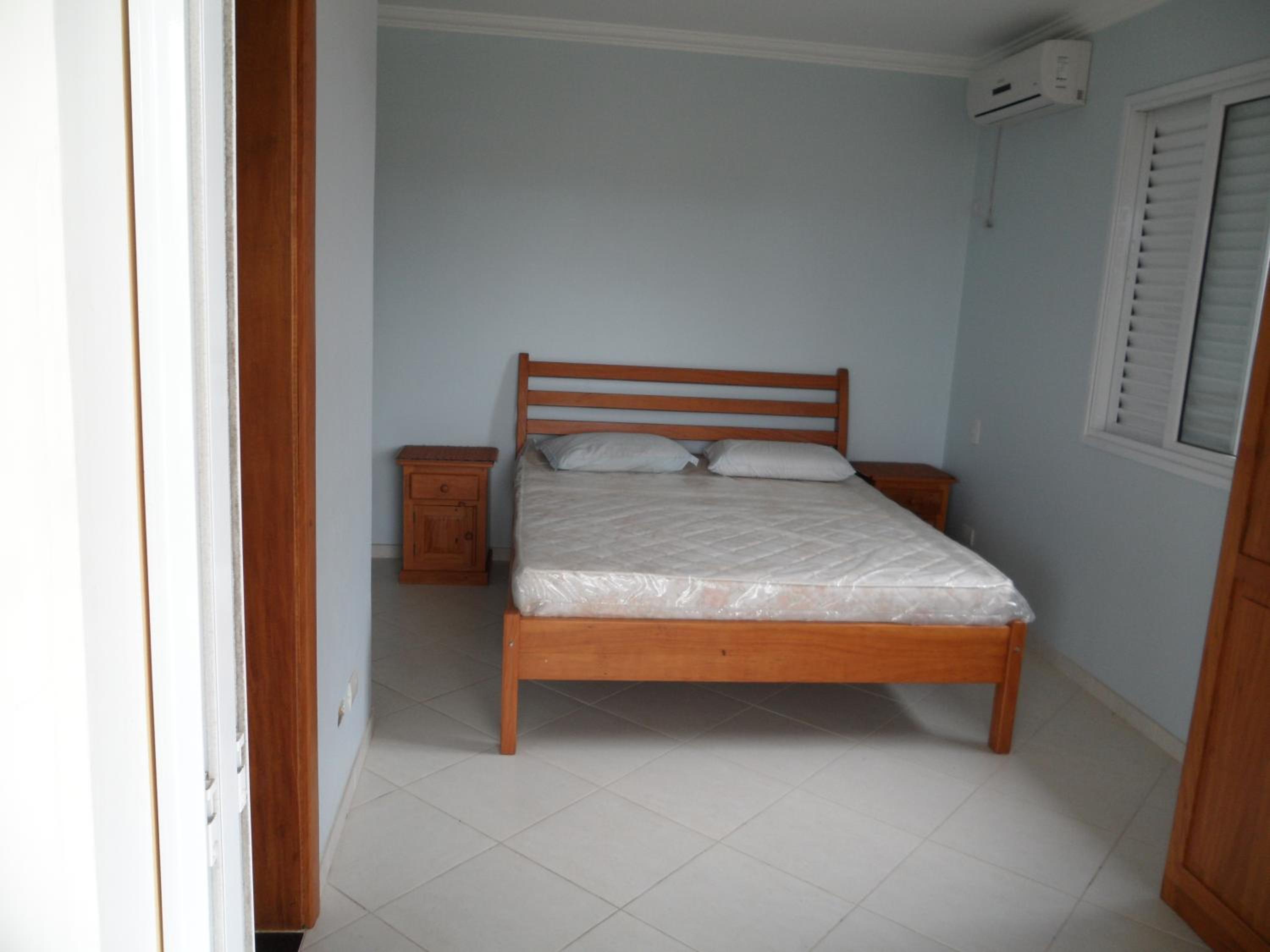 CASA COND HANGA ROA BERTIOGA 4 Func