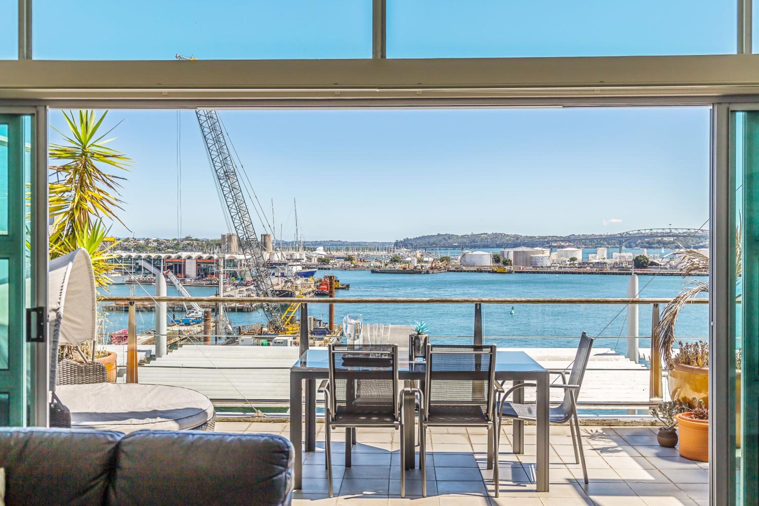 3 Bedroom Penthouse with Fabulous Views-1