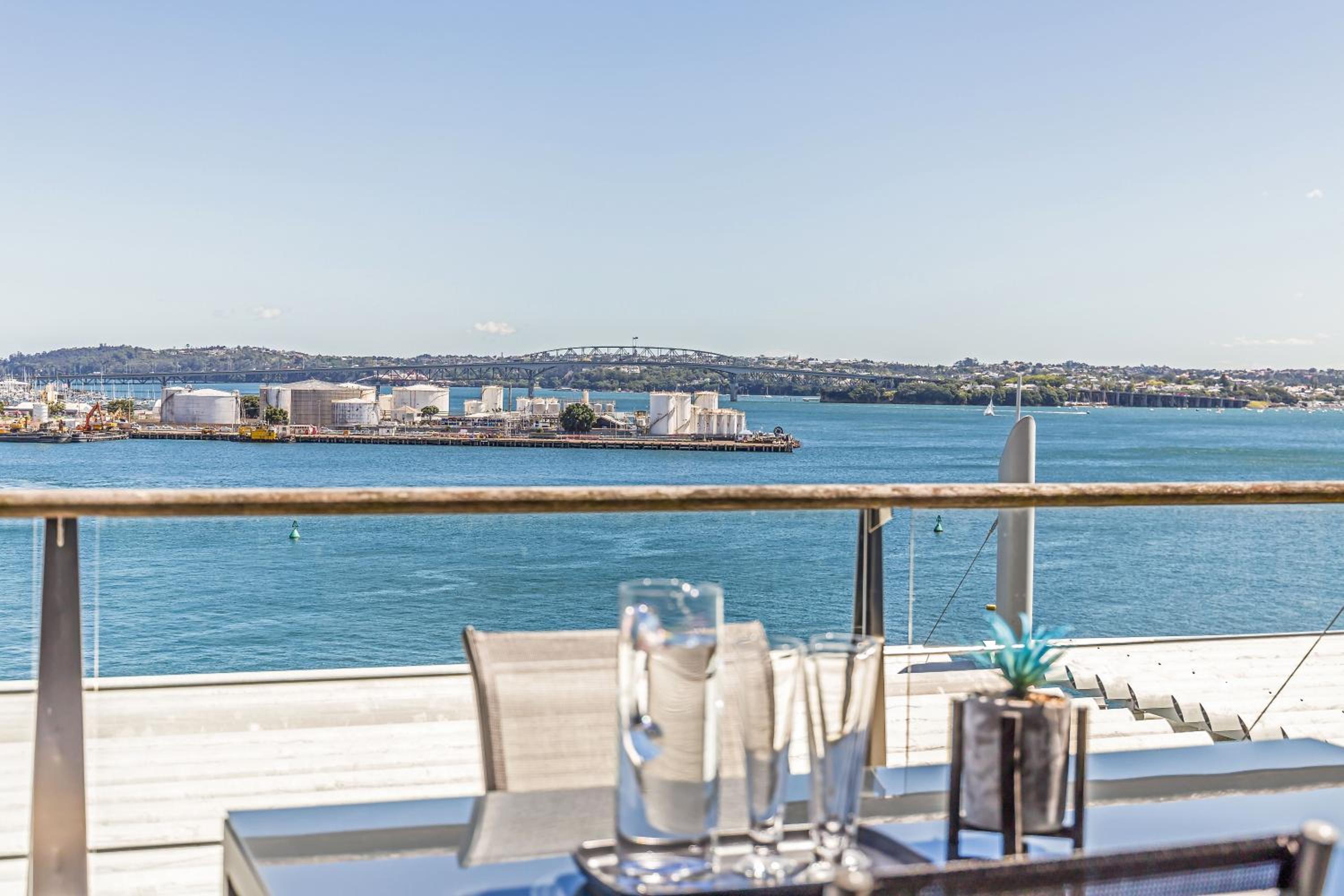 3 Bedroom Penthouse with Fabulous Views-3