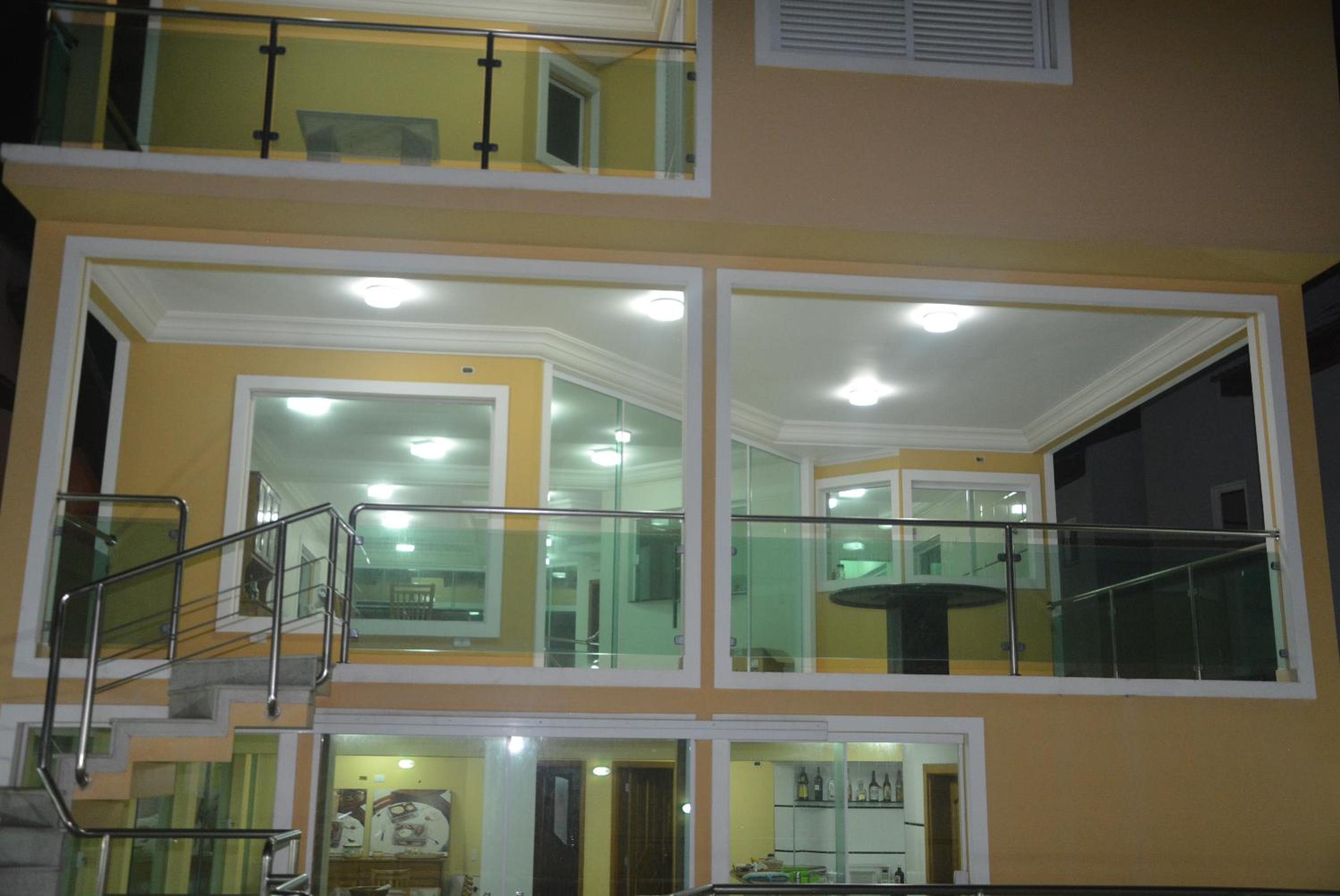 CASA COND HANGA ROA BERTIOGA 4 Func