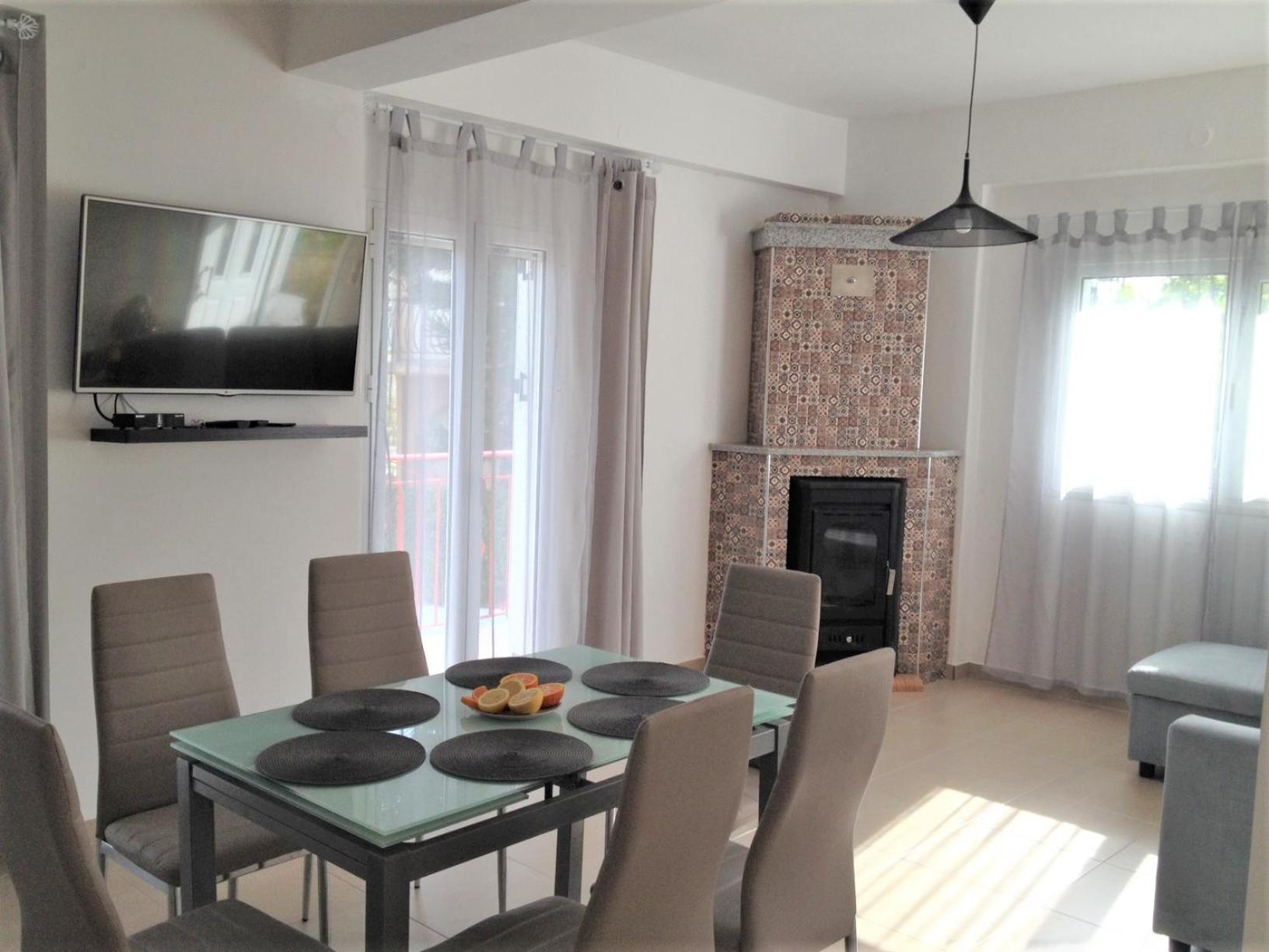 House with a garden in the Lakithra photo 3