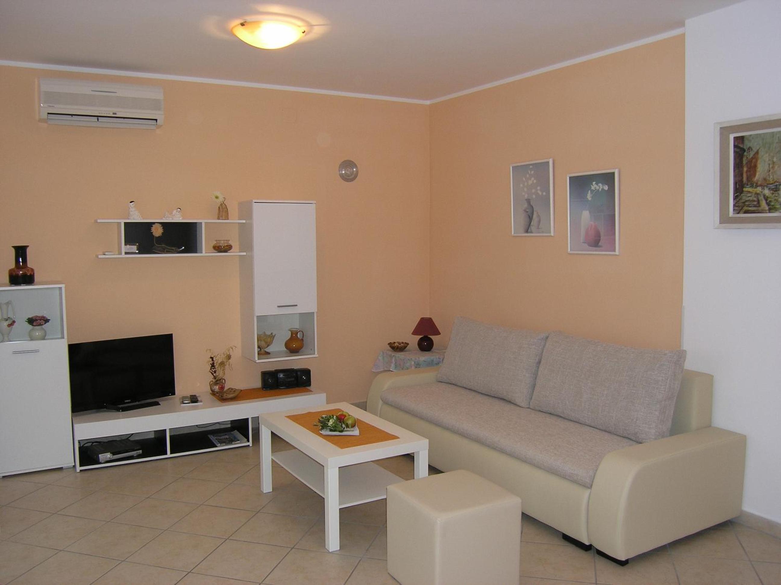 Apartments BILJANA for relaxing holidays in Baska