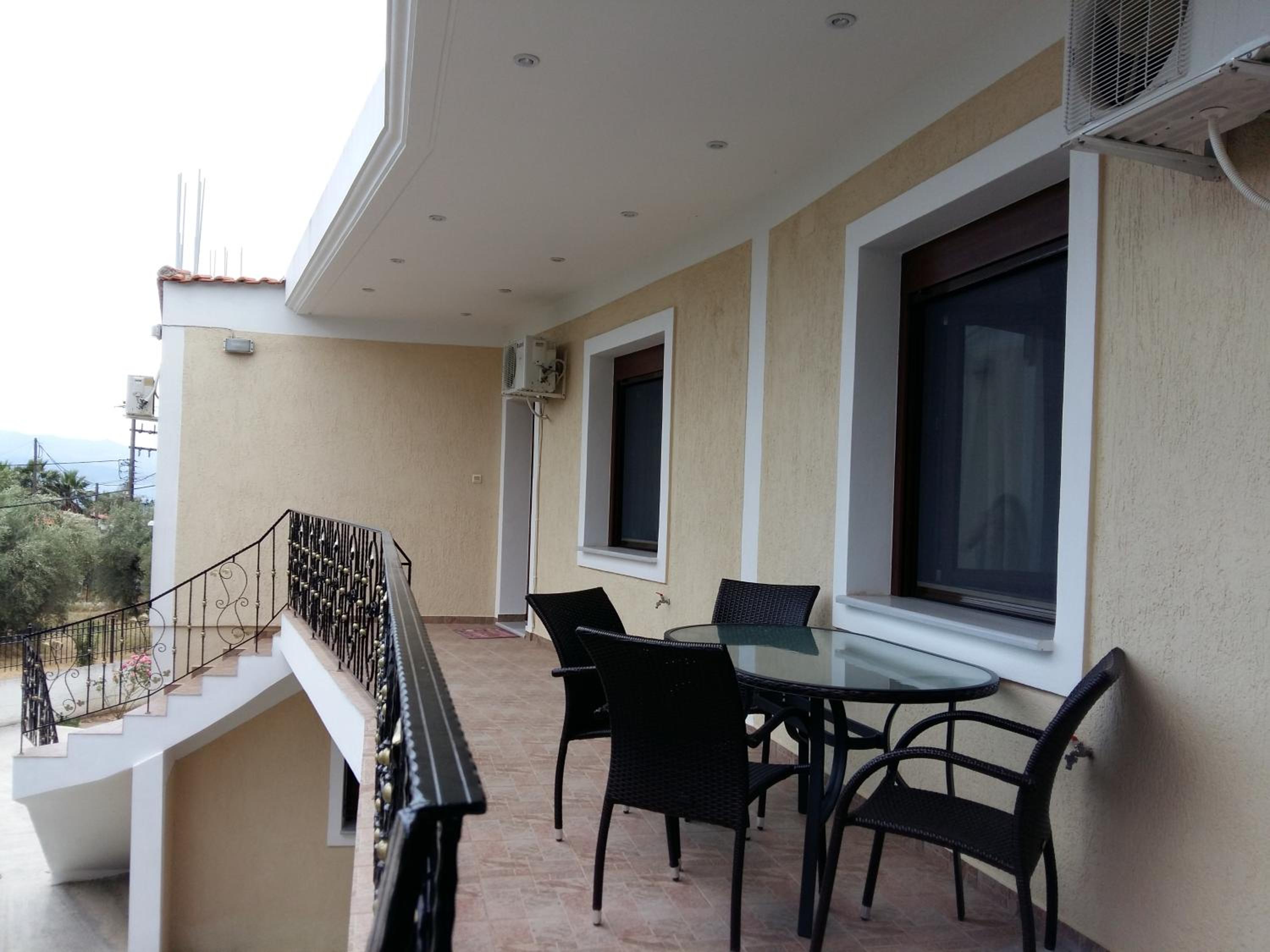 GOUGOUSIS Apartments view 3