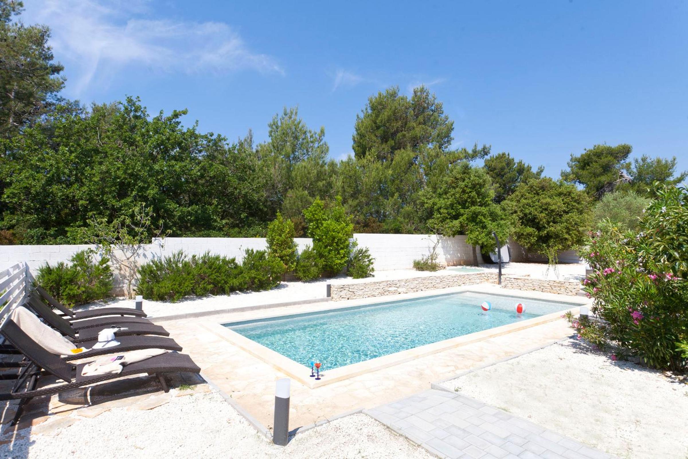 Villa Donna - holiday house for relaxation with pool, souna, jacuzzi & biliards, Ližnjan - Istra