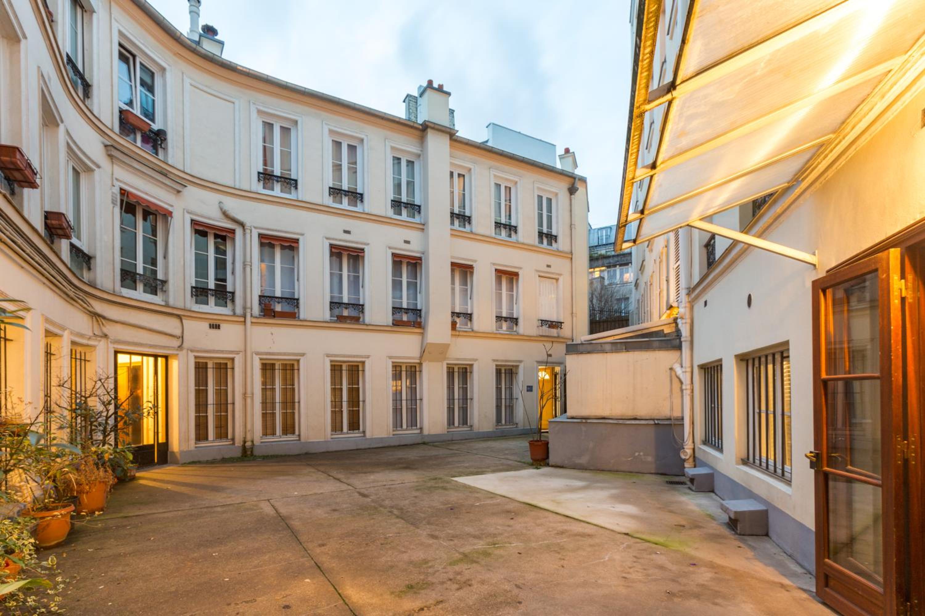 Comfortable flat in the middle of Paris