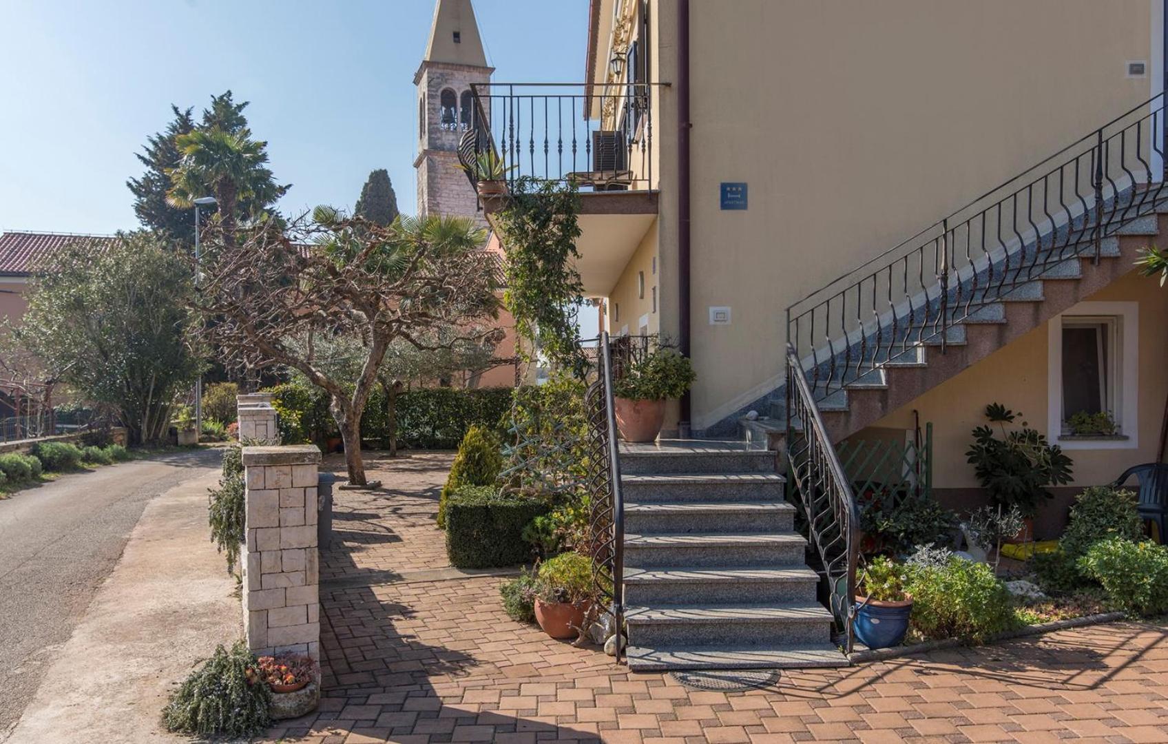 Apartment Complex Orzan Lovrecica