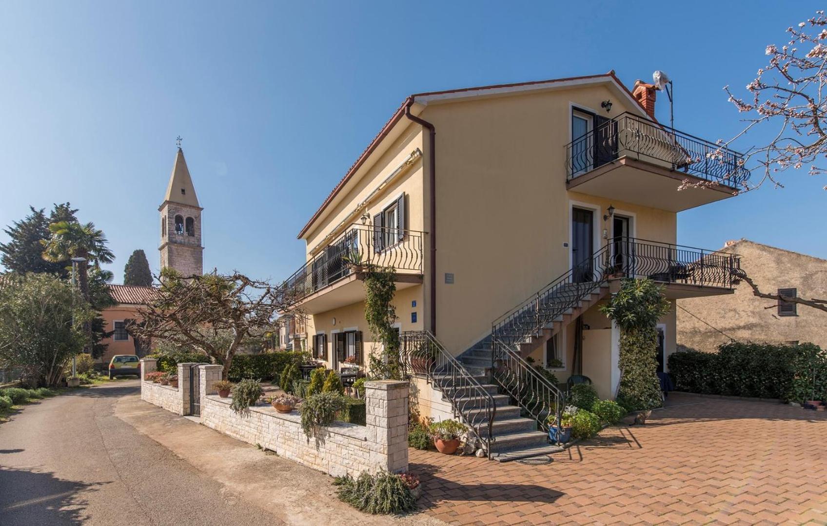 Apartment Complex Orzan Lovrecica