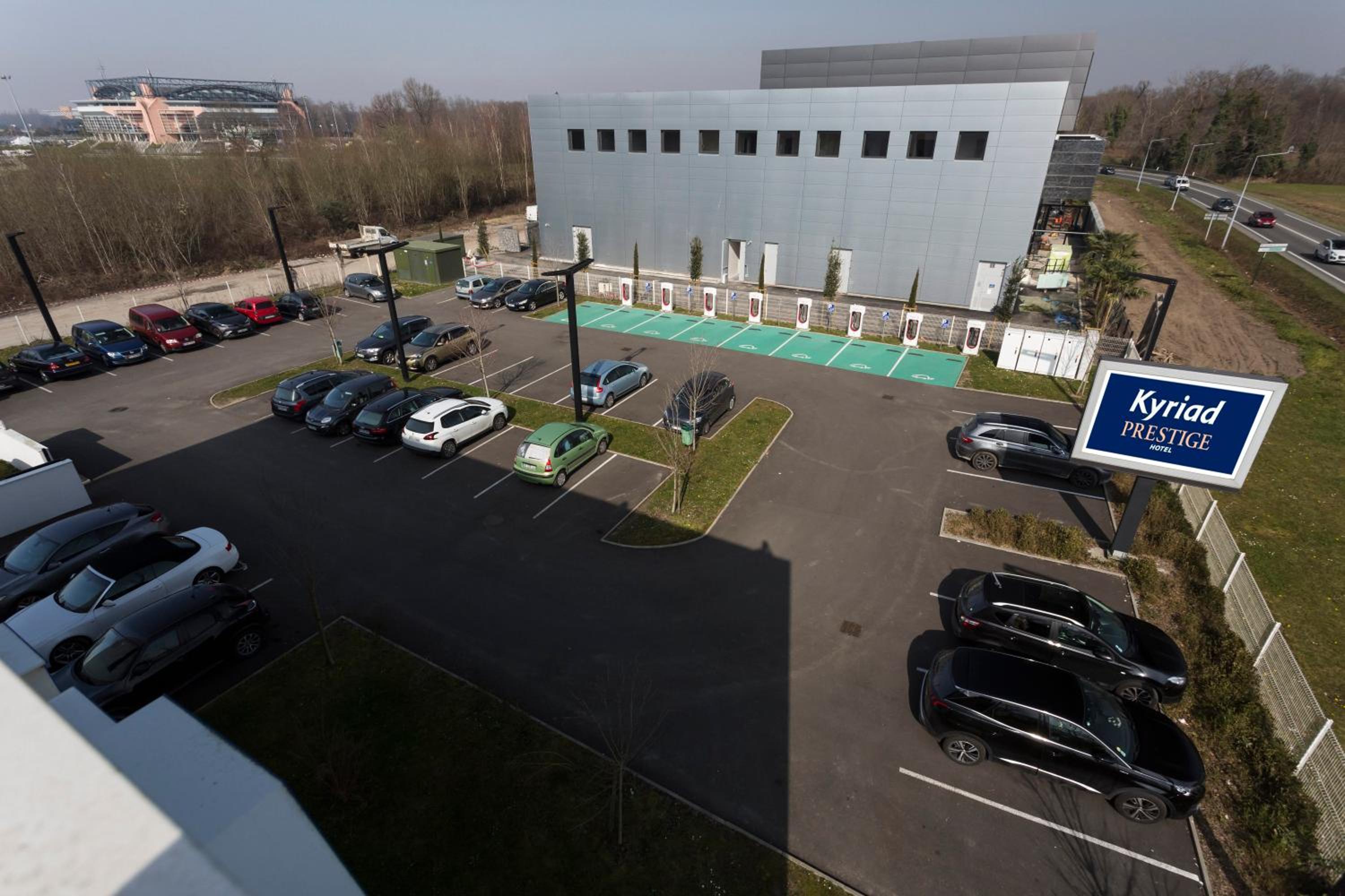 Pau Vacations - Kyriad Prestige Pau - Palais des Sports - Property Image 1