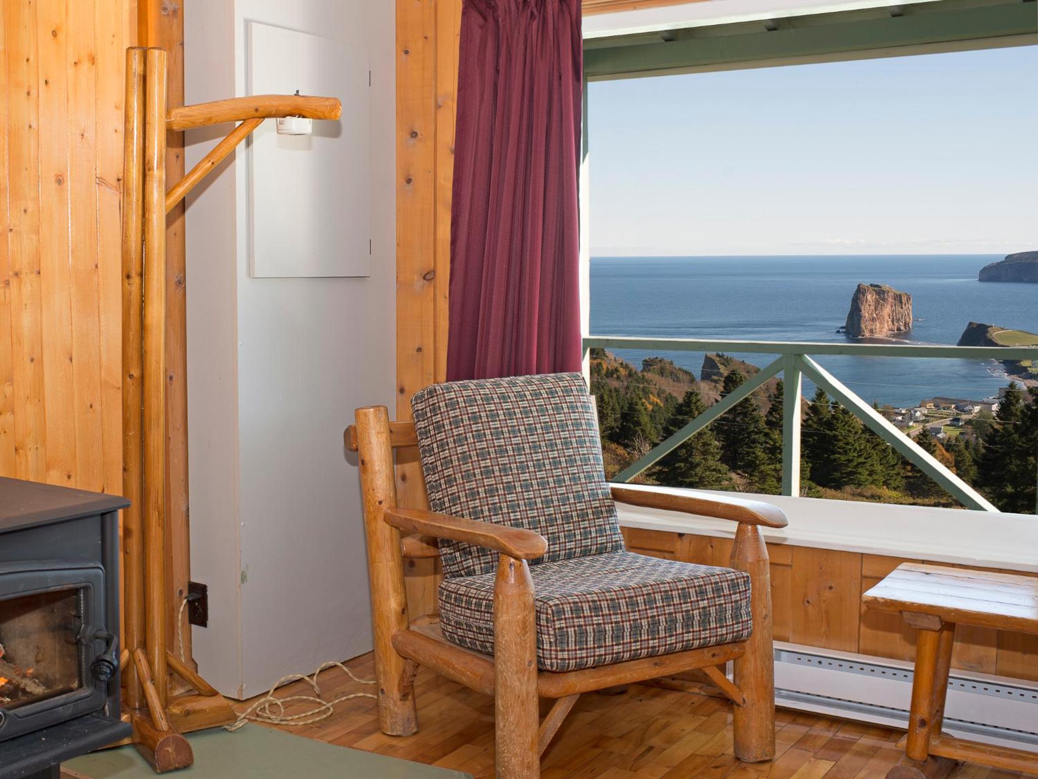 Au Pic de l'Aurore Motel-Chalets
