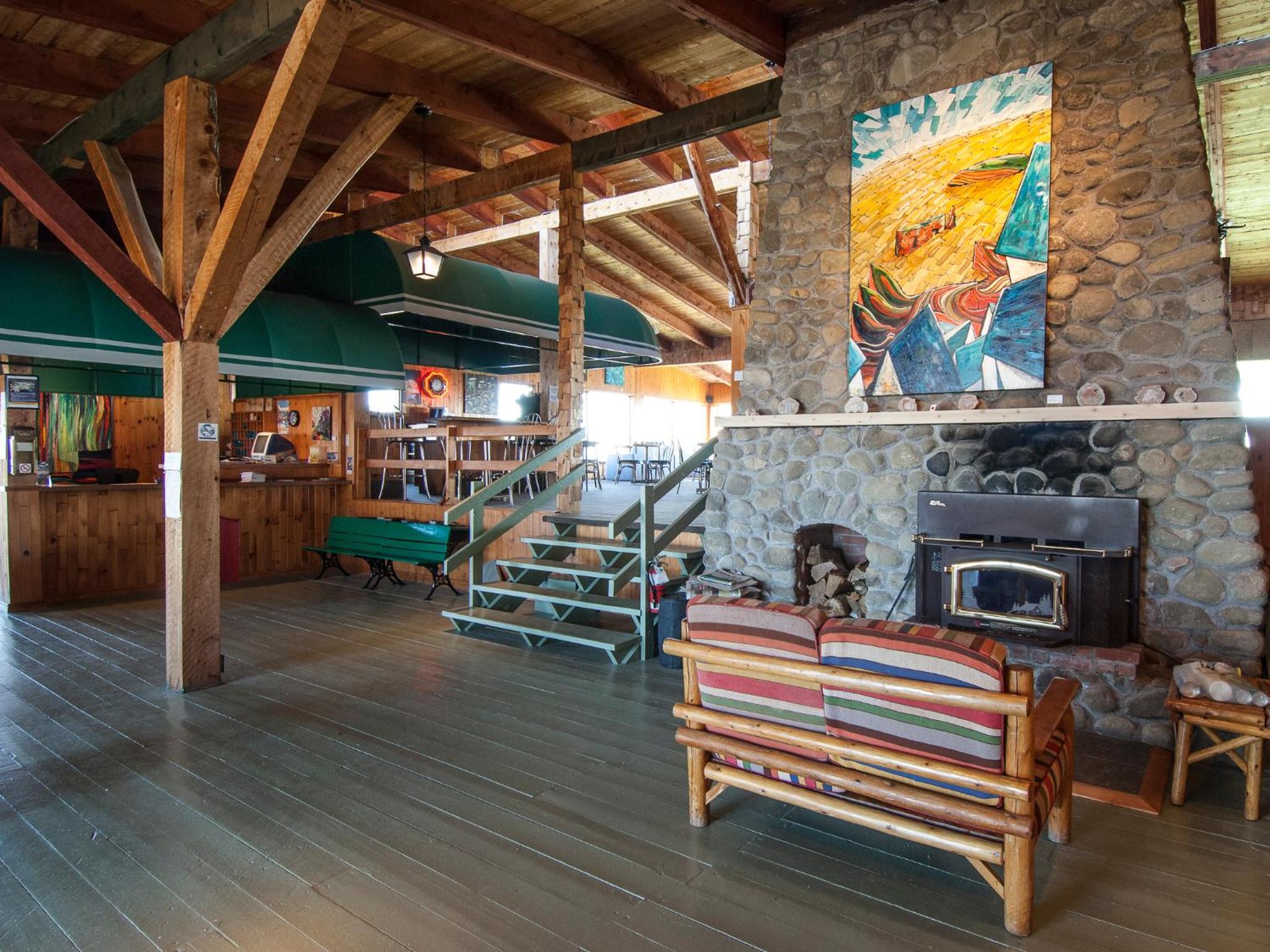 Au Pic de l'Aurore Motel-Chalets