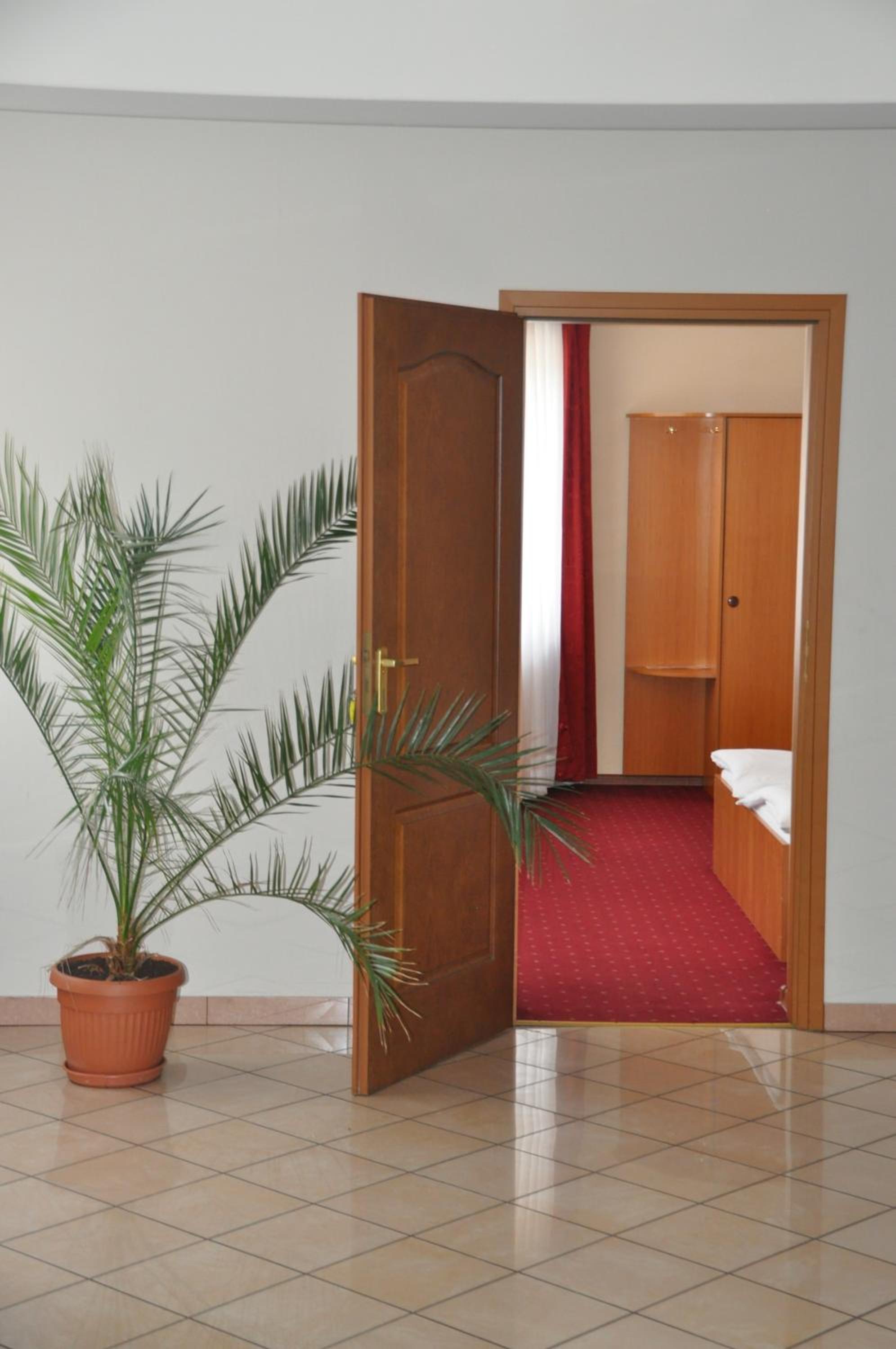 Zajazd KAMA KOWALSKI view 3