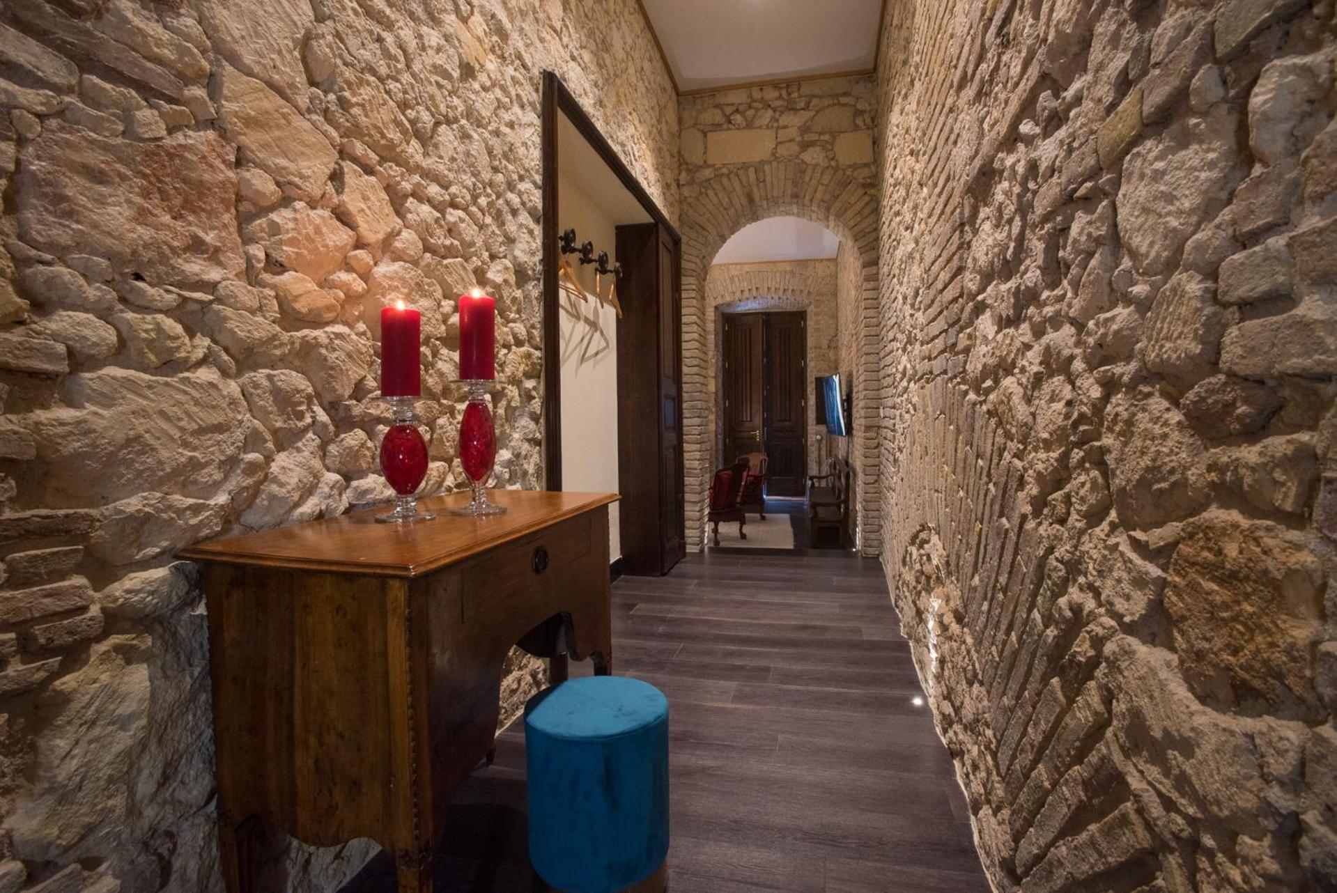 Suite via Sulis 61