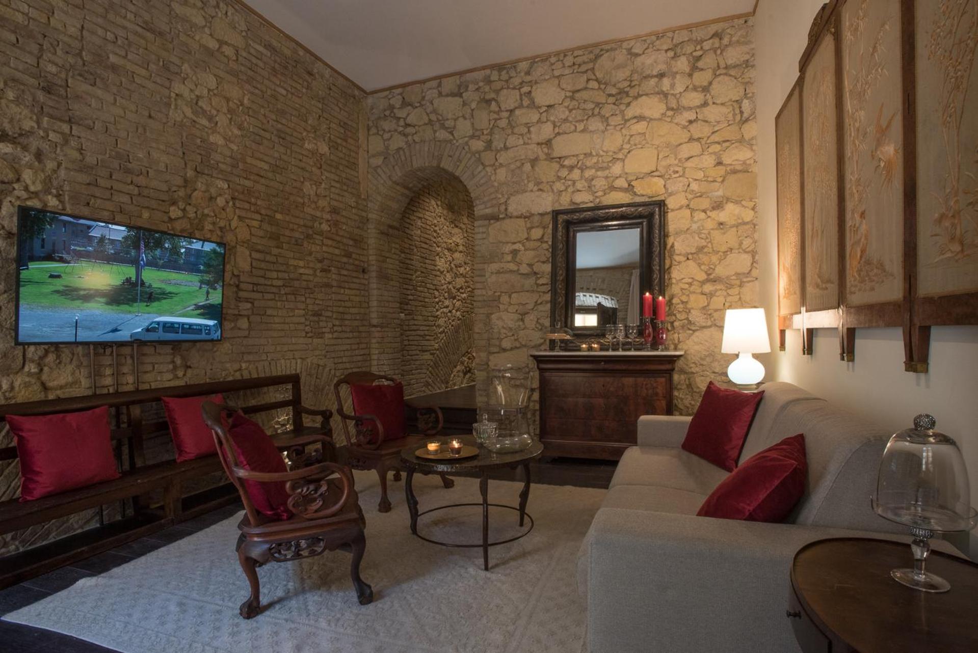 Suite via Sulis 61
