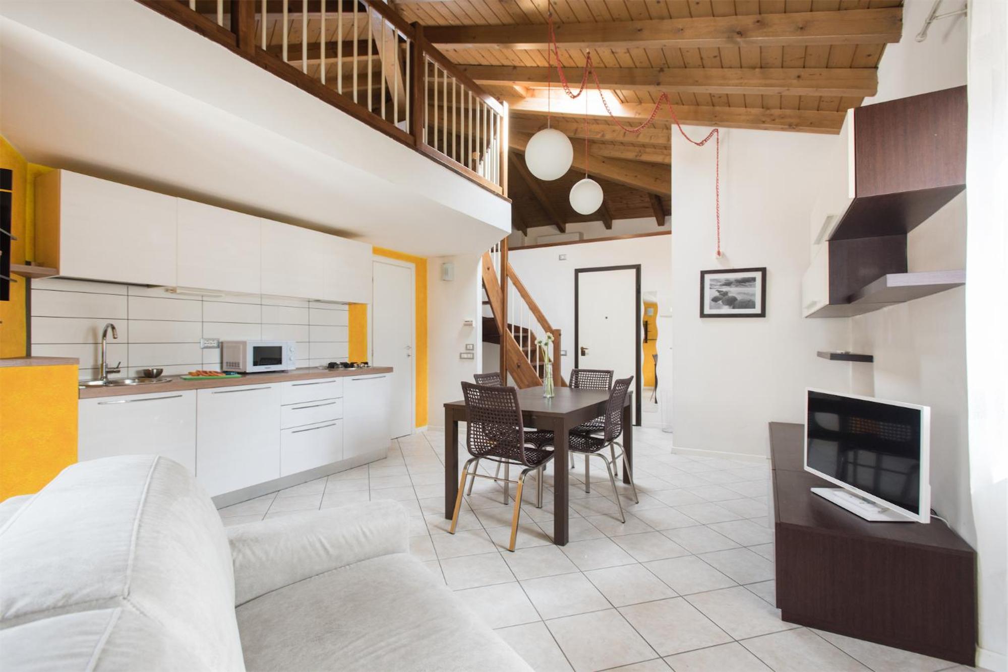 Casa Lidia, la mansarda sul fiume photo 5
