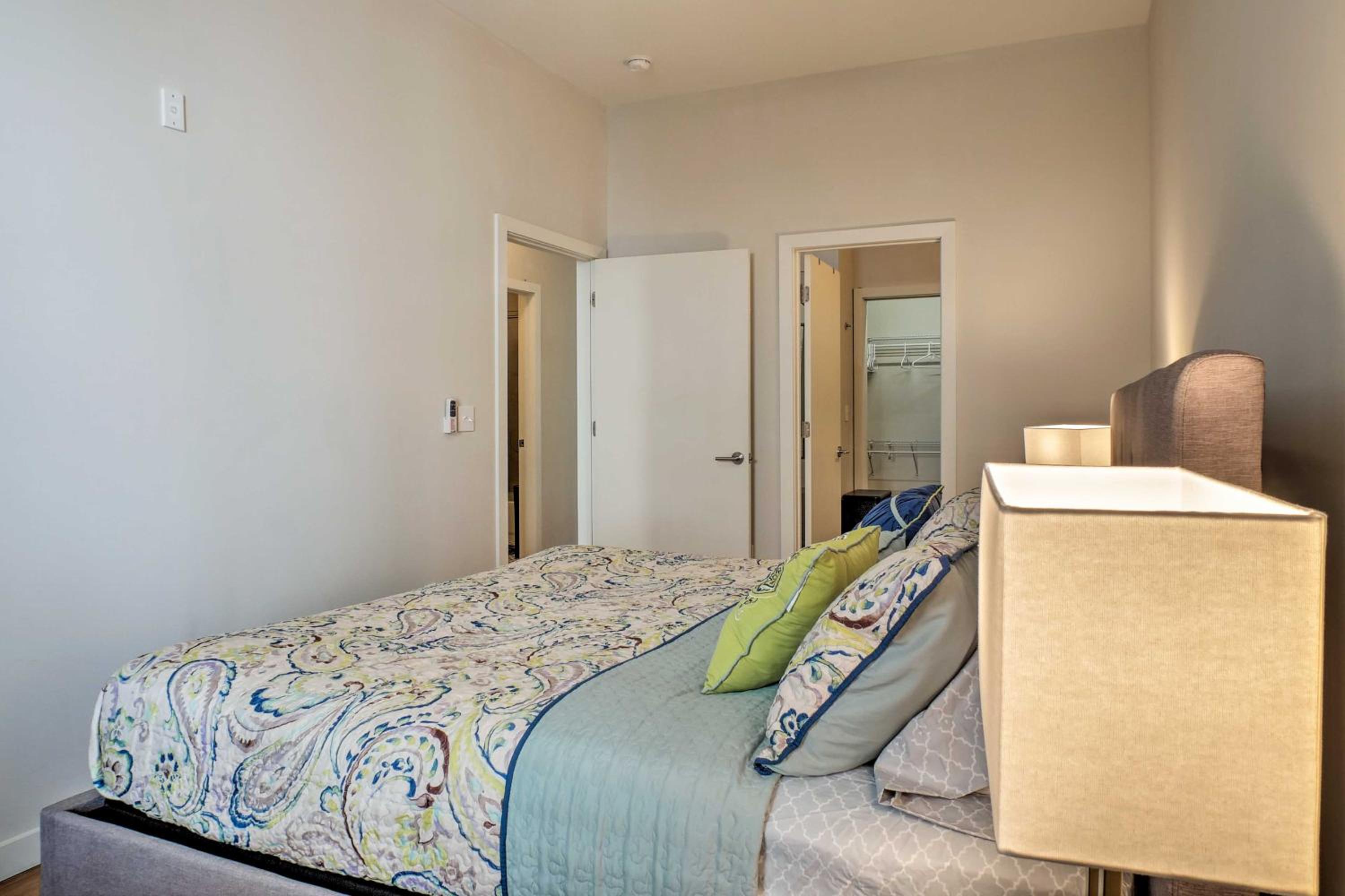 Cityscape 1 - Sleeps 7
