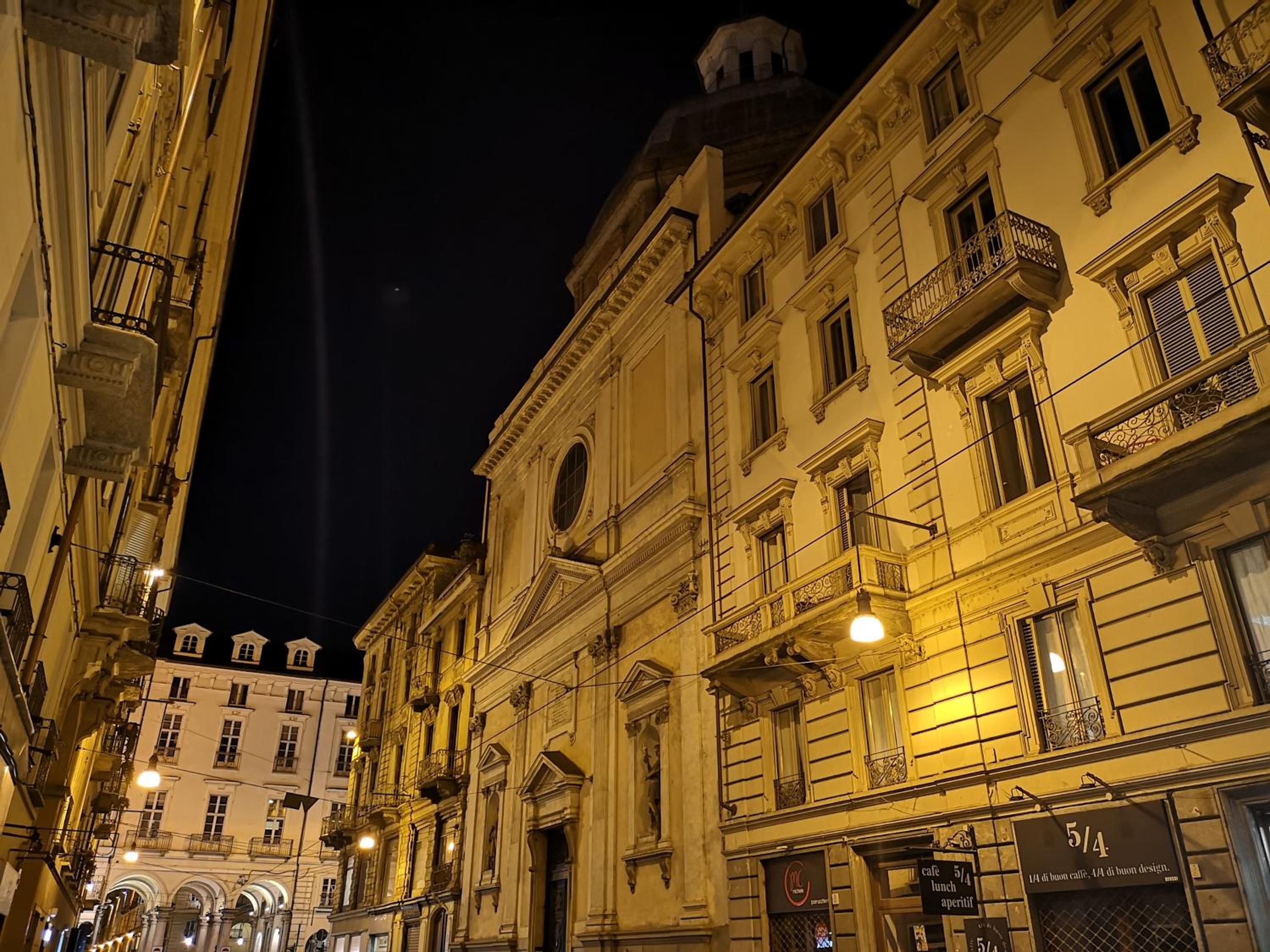 Ana's Place Torino 2 photo 3