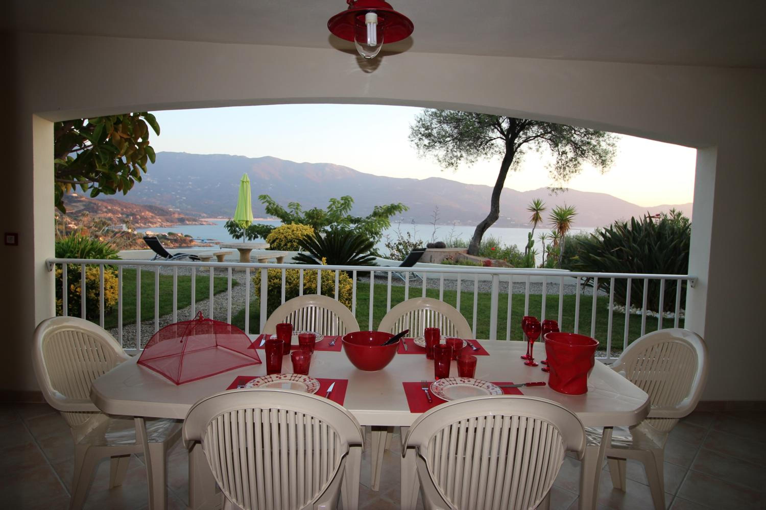 Résidence U MELU GRAND T3 ROUGE en rez de jardin view 3