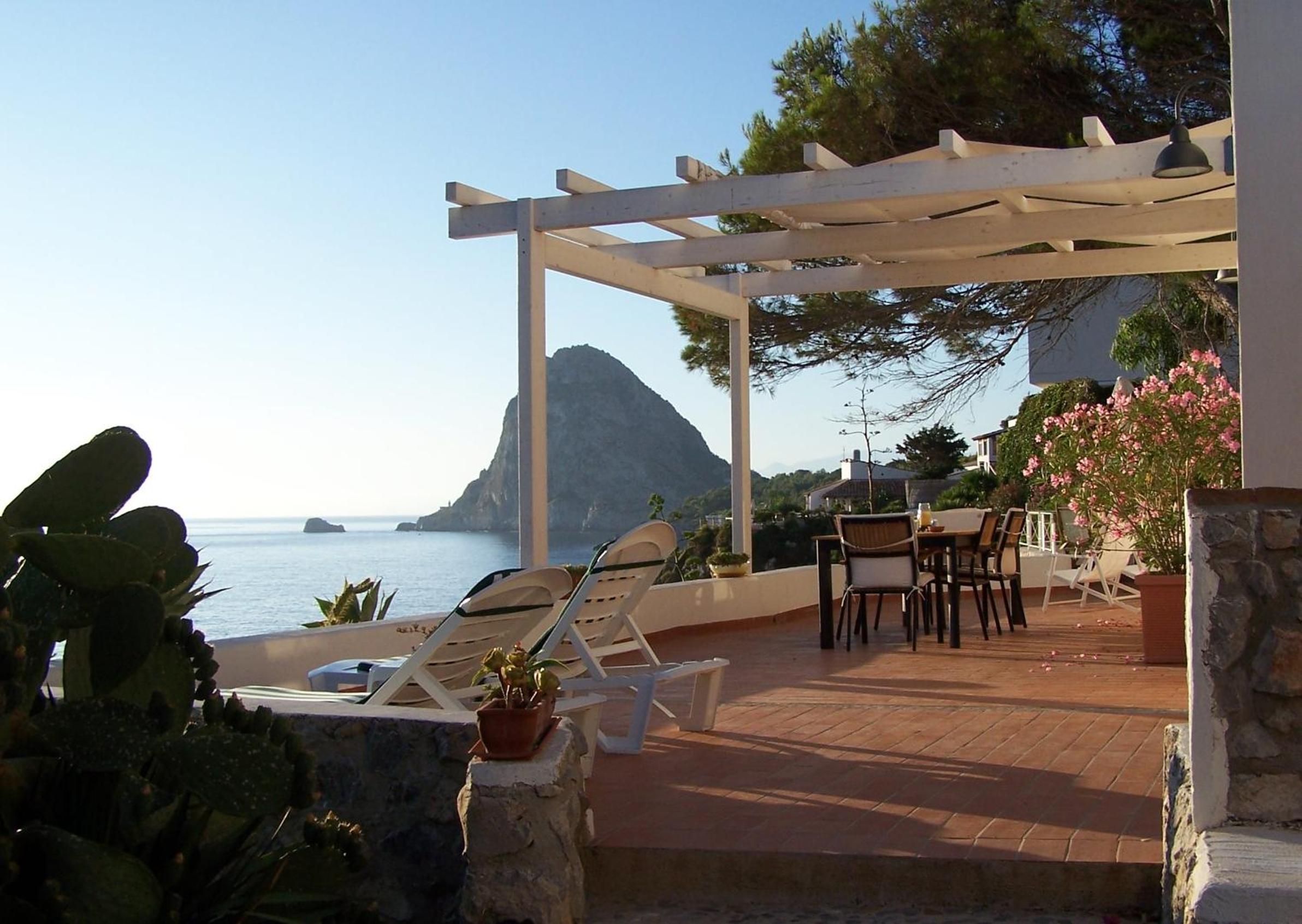 VILLA LAURA MARIE view 2