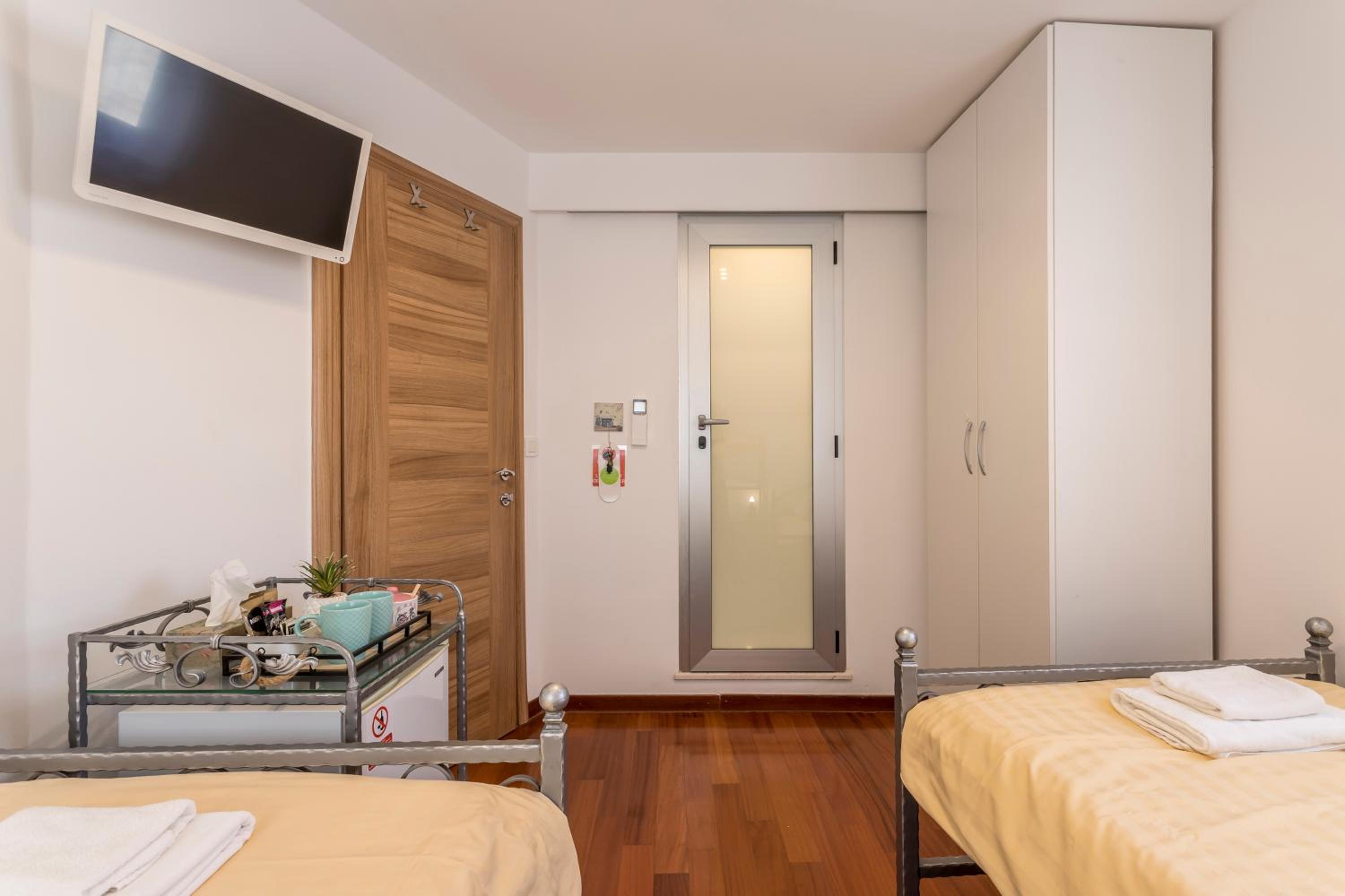 Apartments and Rooms Villa Erede