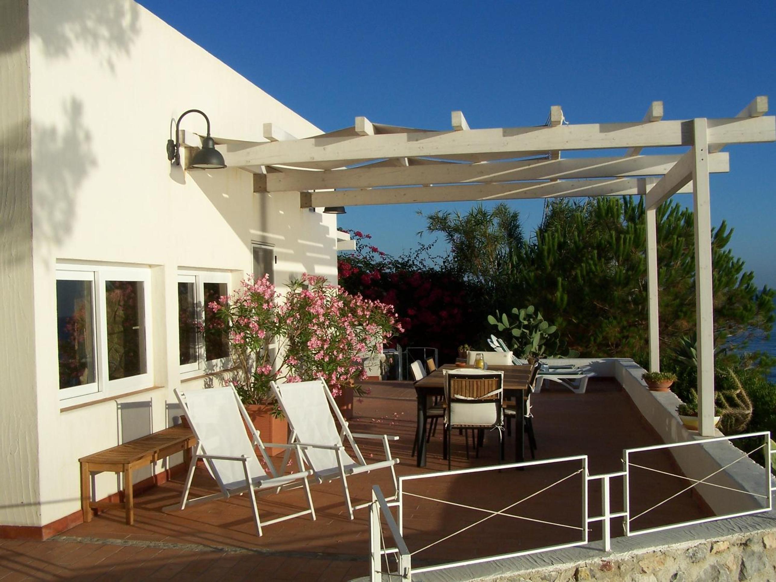 VILLA LAURA MARIE view 3