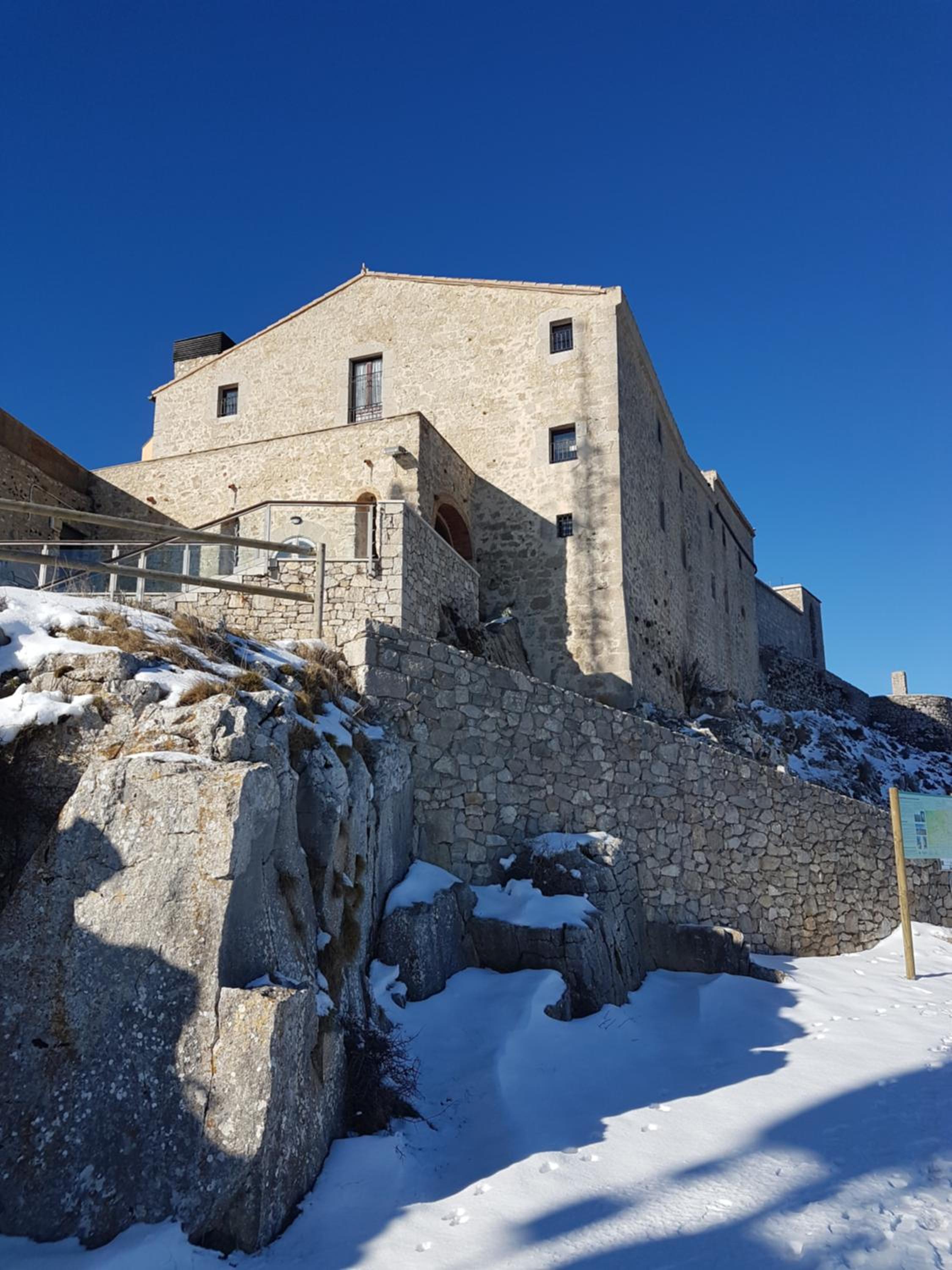 Santuari Mare de Déu Del Mont Restaurant-Hostatgería photo 4