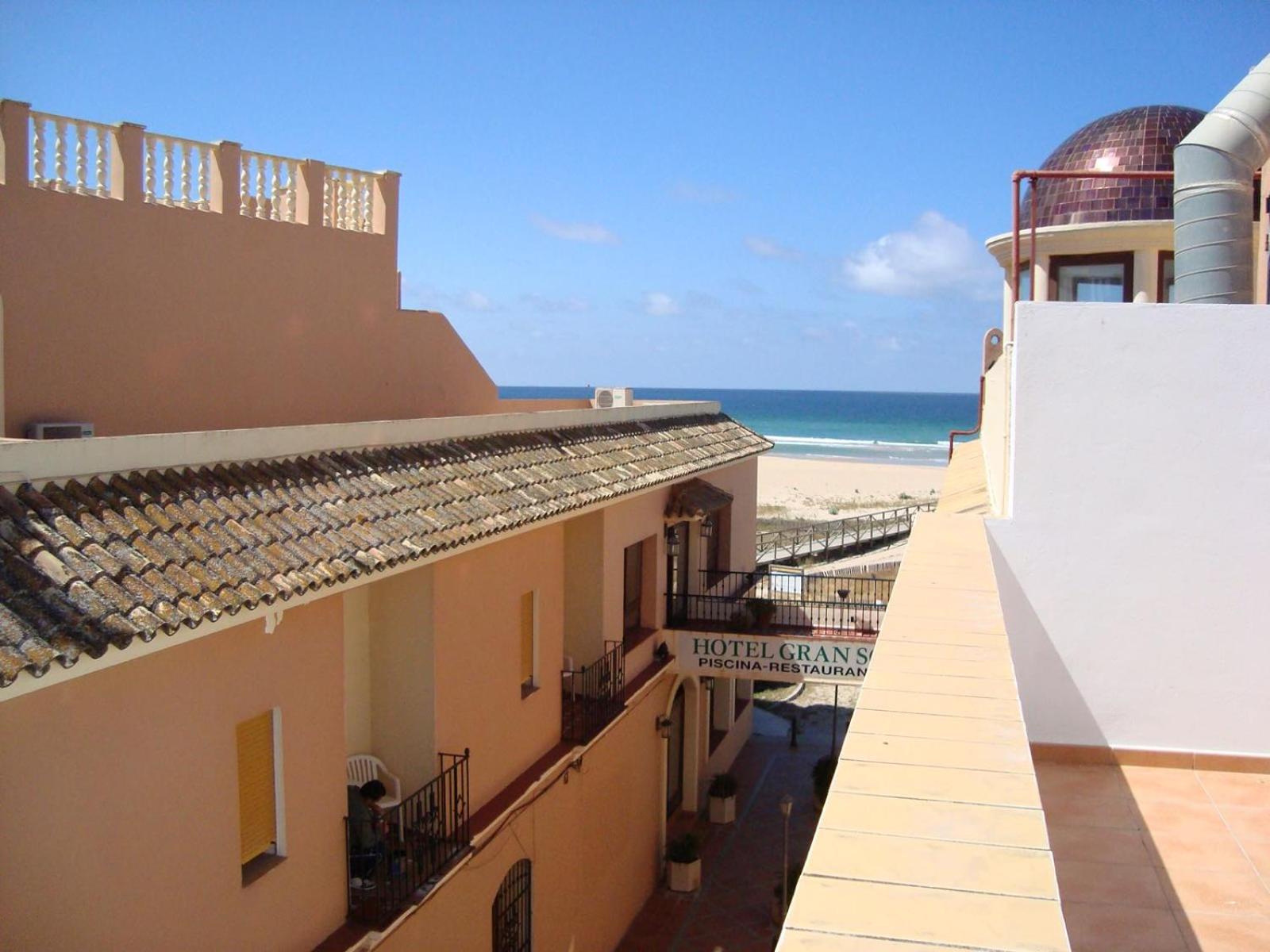 BEACH ATTIC photo 4