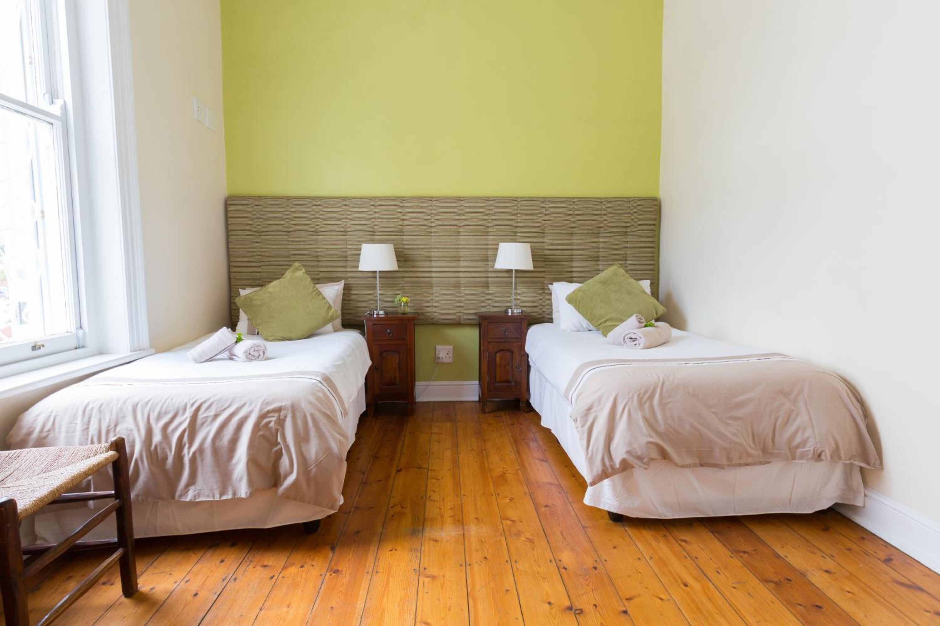 Six on Scott