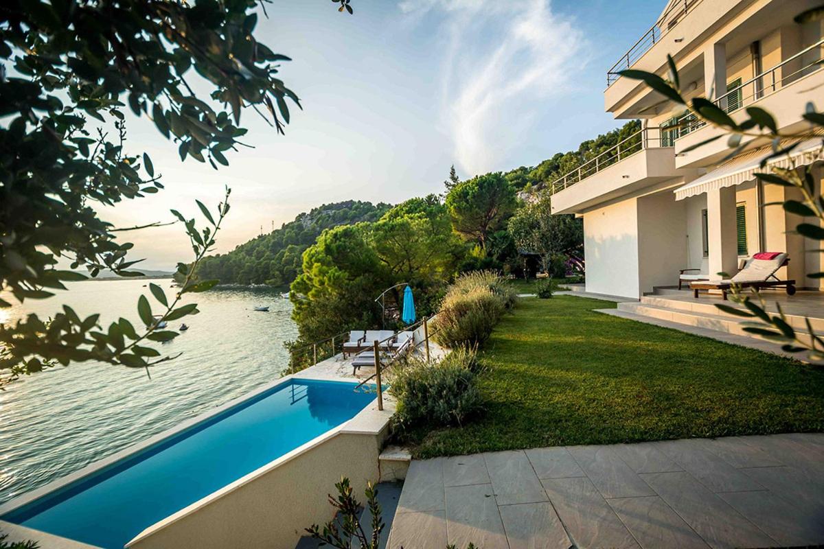 Villa Exotica