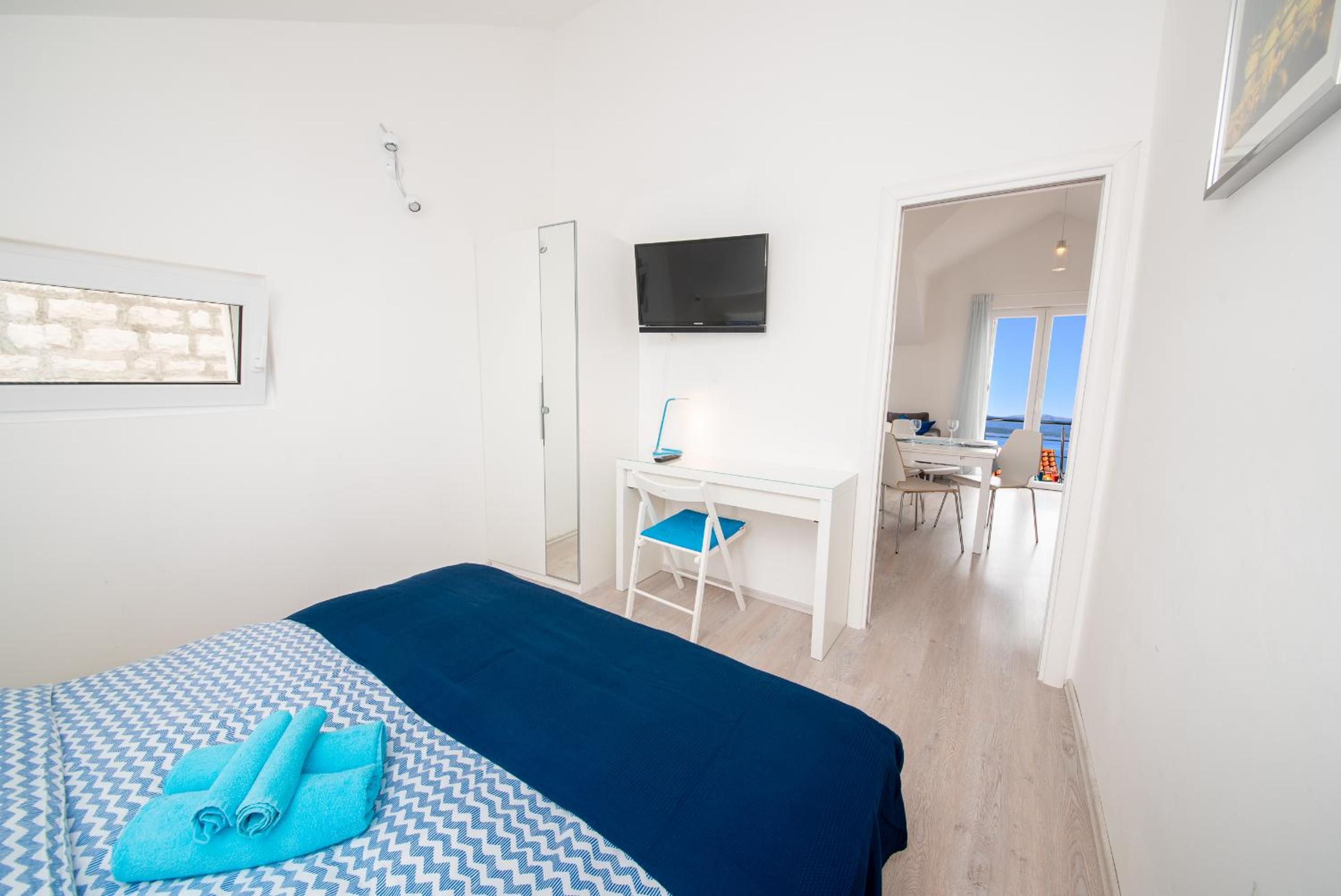 Sea Pearl Residence - Top beachfront location apartments in Bol centre