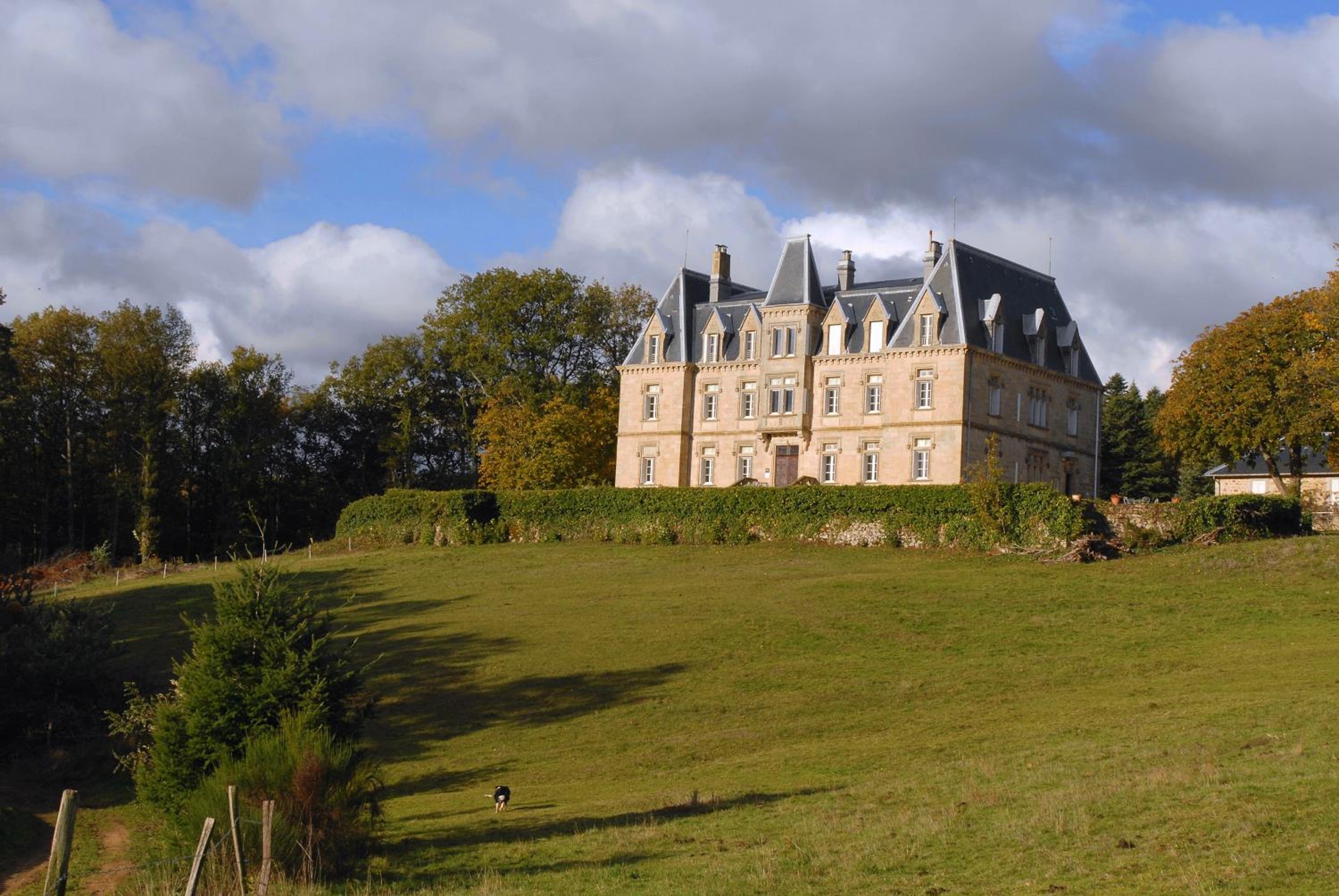 Château des Faugs view 3