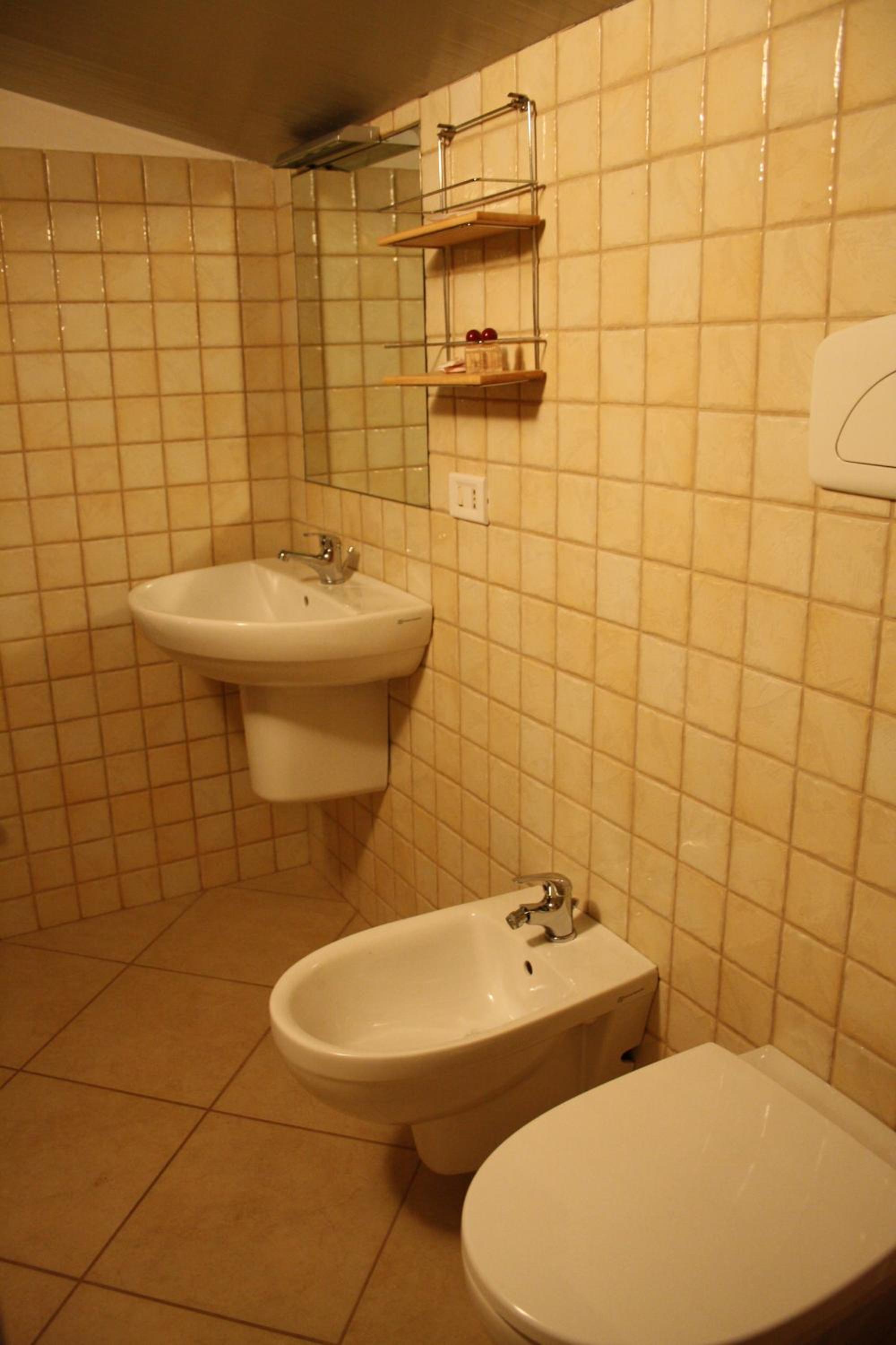 Photo 33