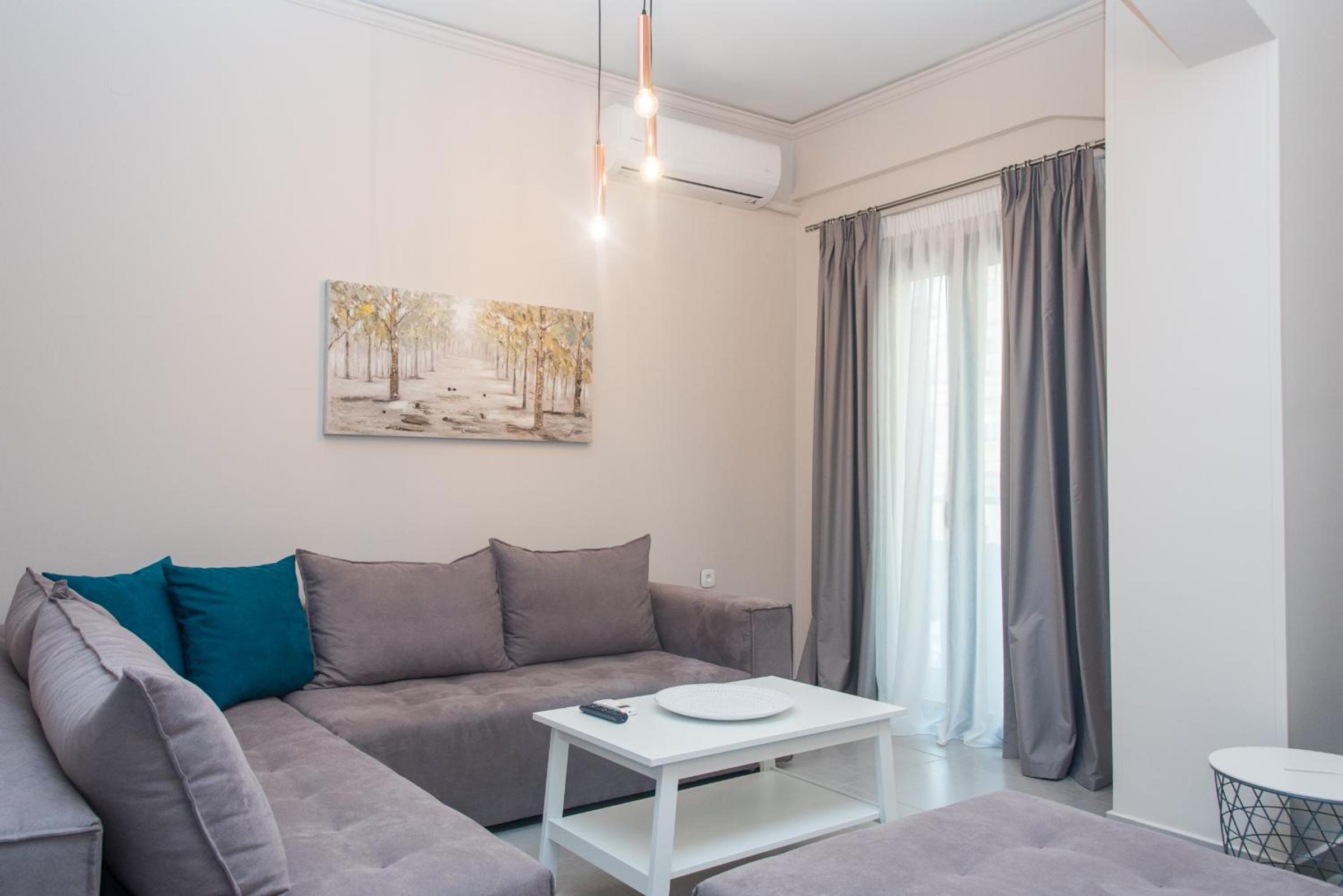Comfy & Modern Apartment in the Heart of Heraklion photo 4