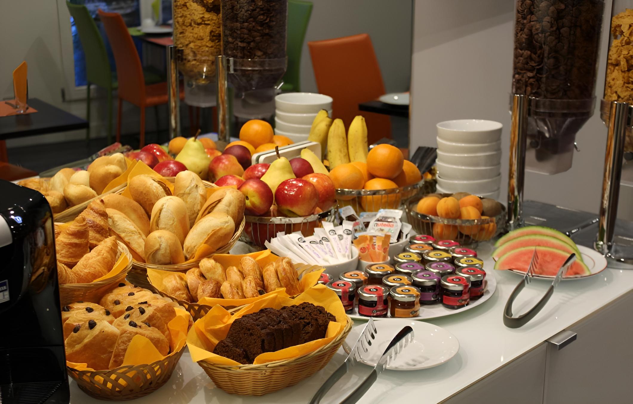 breakfast buffet