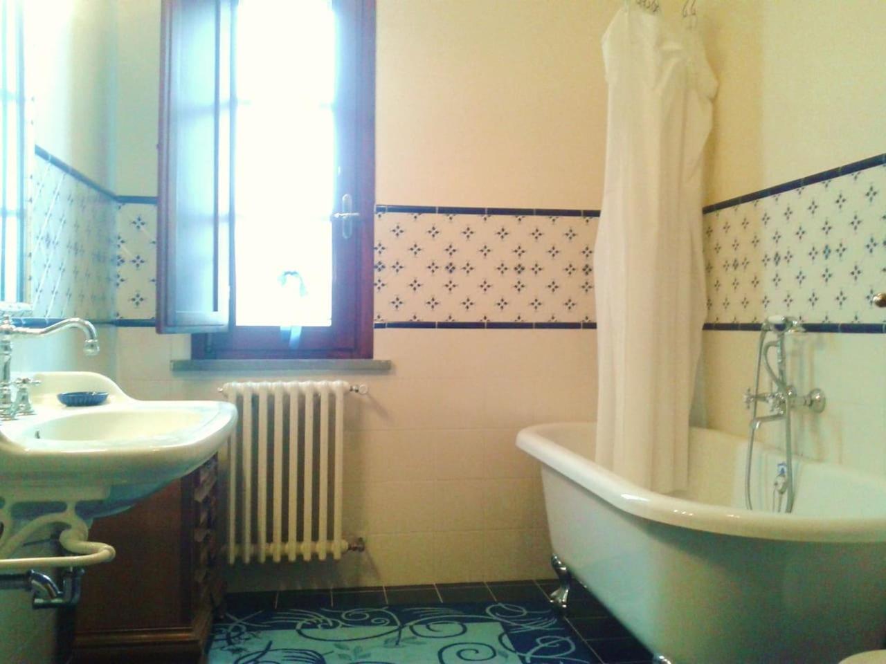 Photo 33