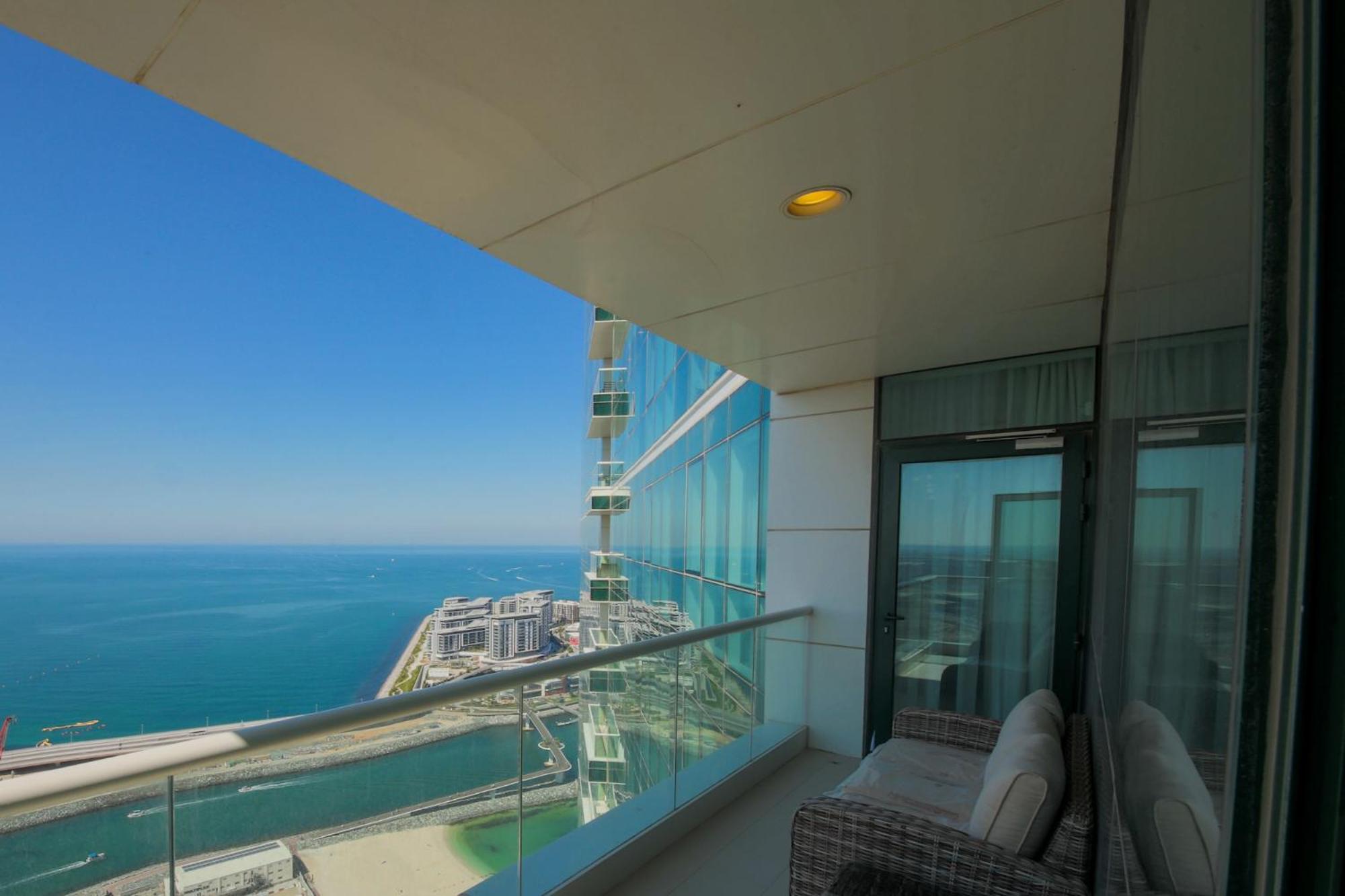 Stunning 5* 4BR-Oceanfront-Apartment photo 5