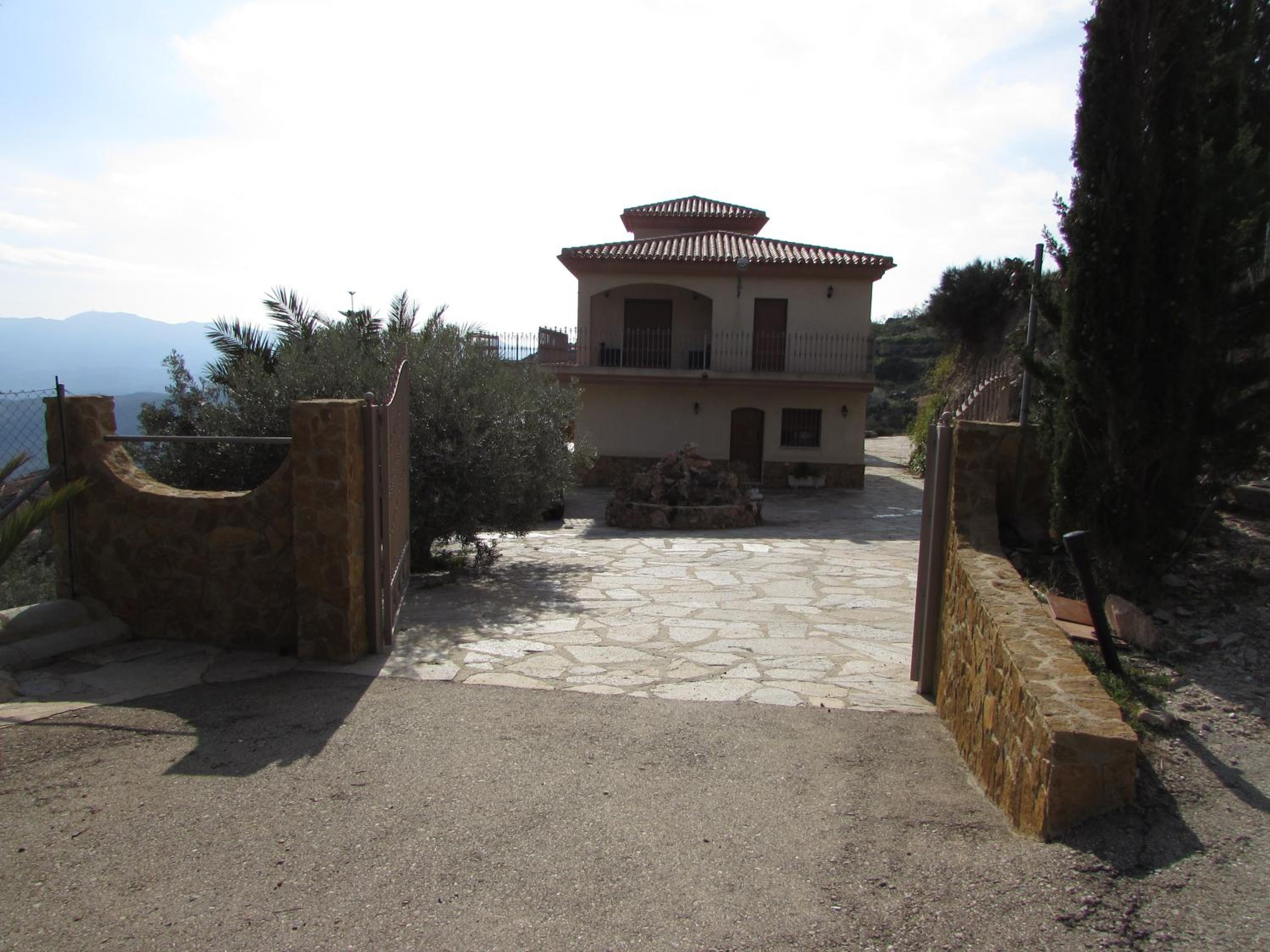 ALBARICO RETREAT photo 3