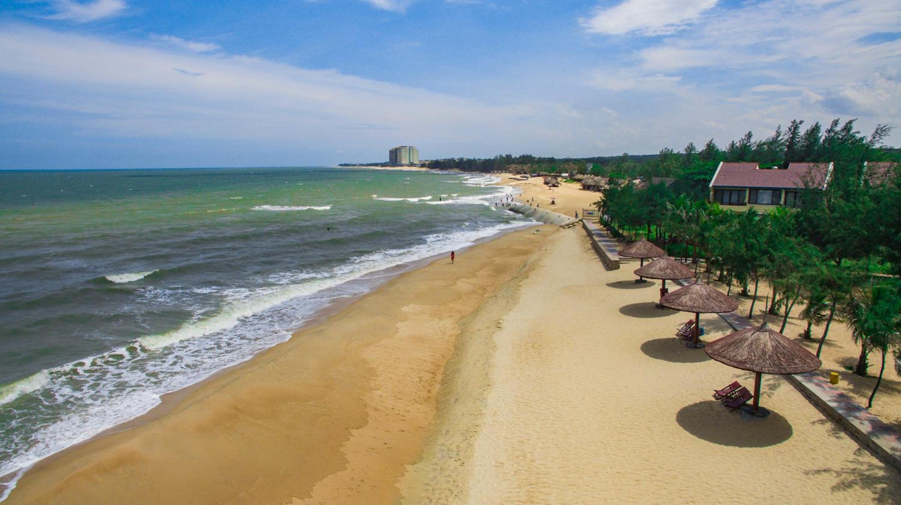 Huong Phong Ho Coc Beach Resort