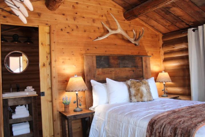 Elkhorn Cabins And Inn 8