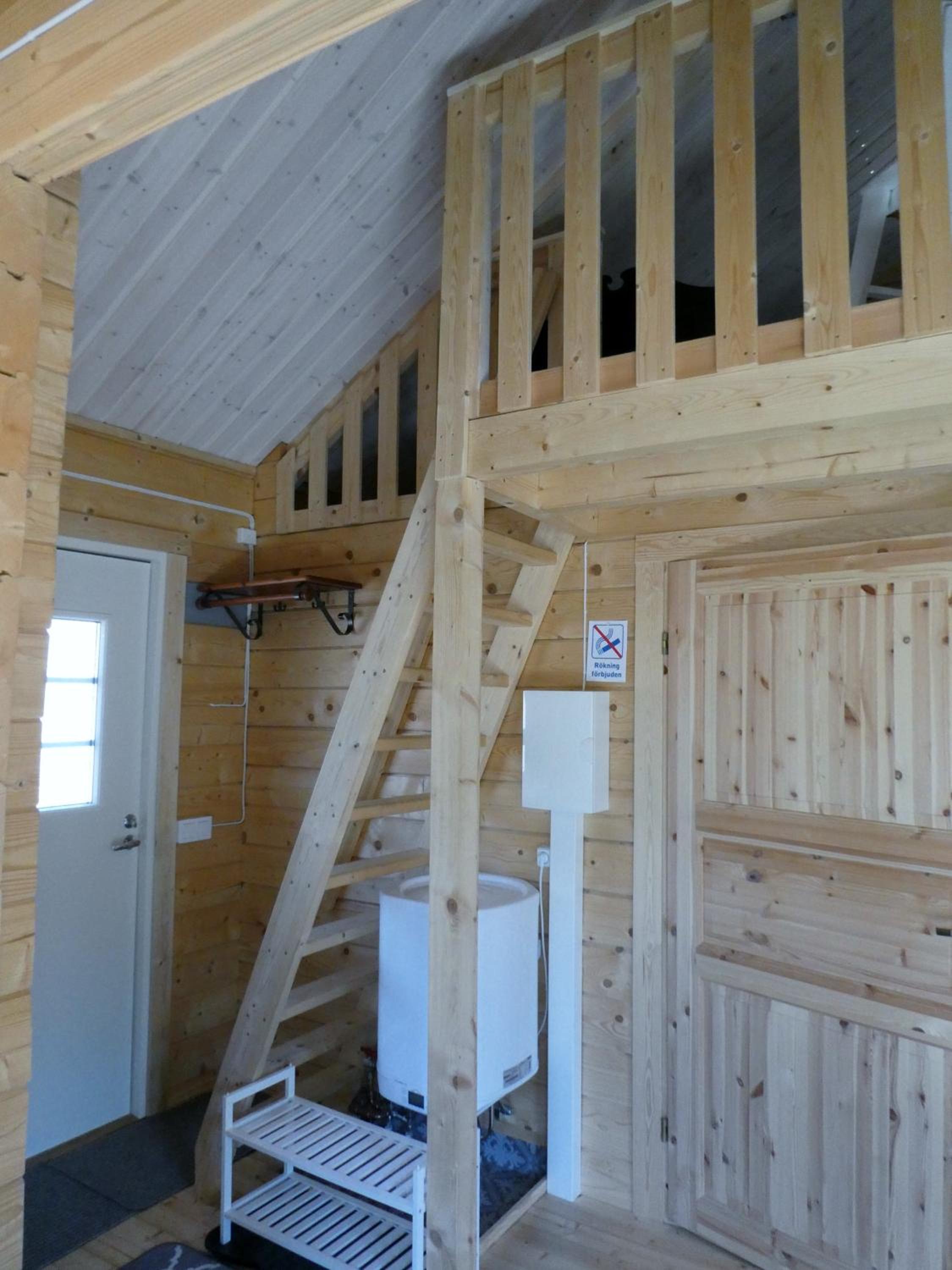Fröya Timber Cottage view 5