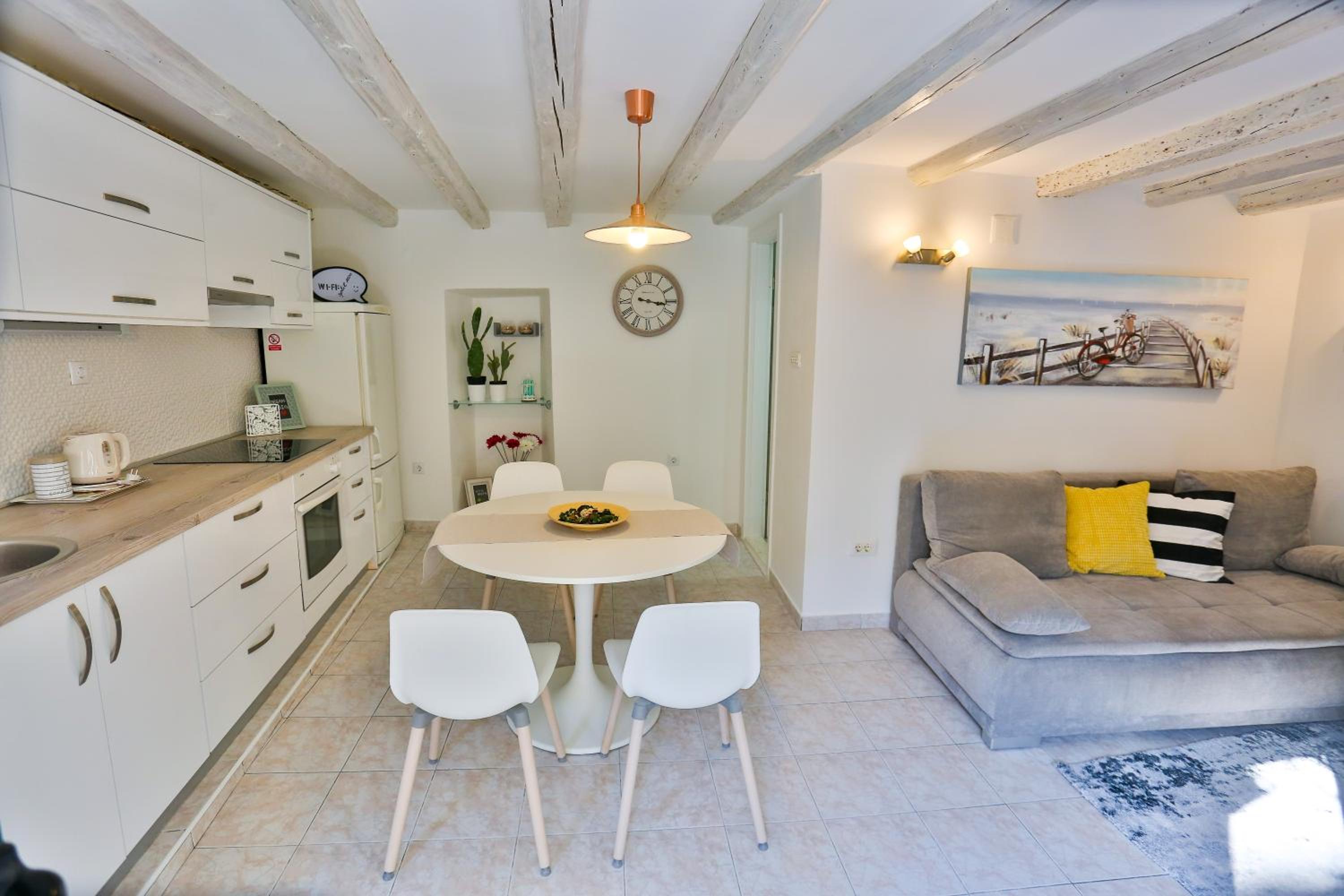 Apartman Dioniz view 2