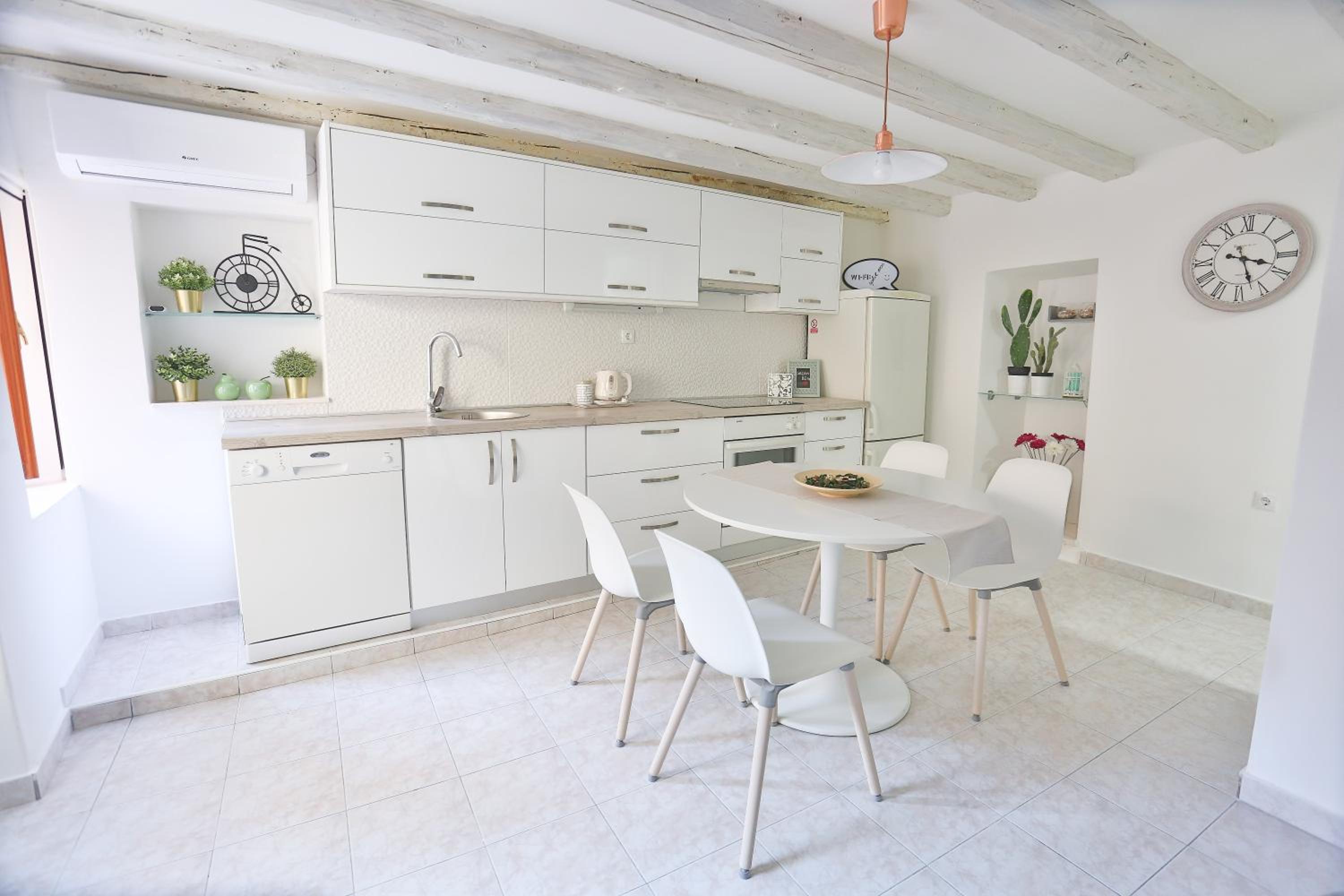 Apartman Dioniz view 3