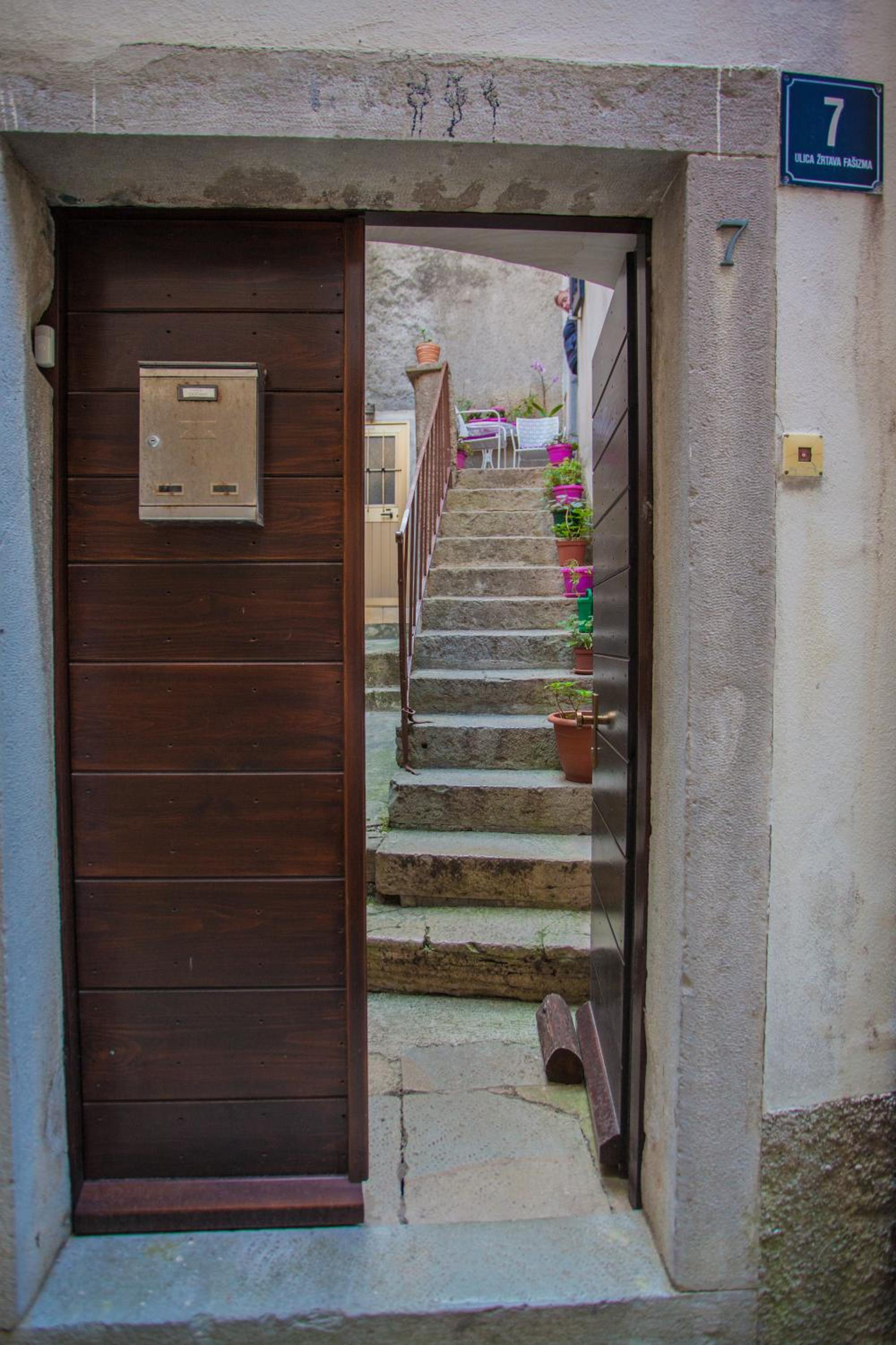 Photo 29