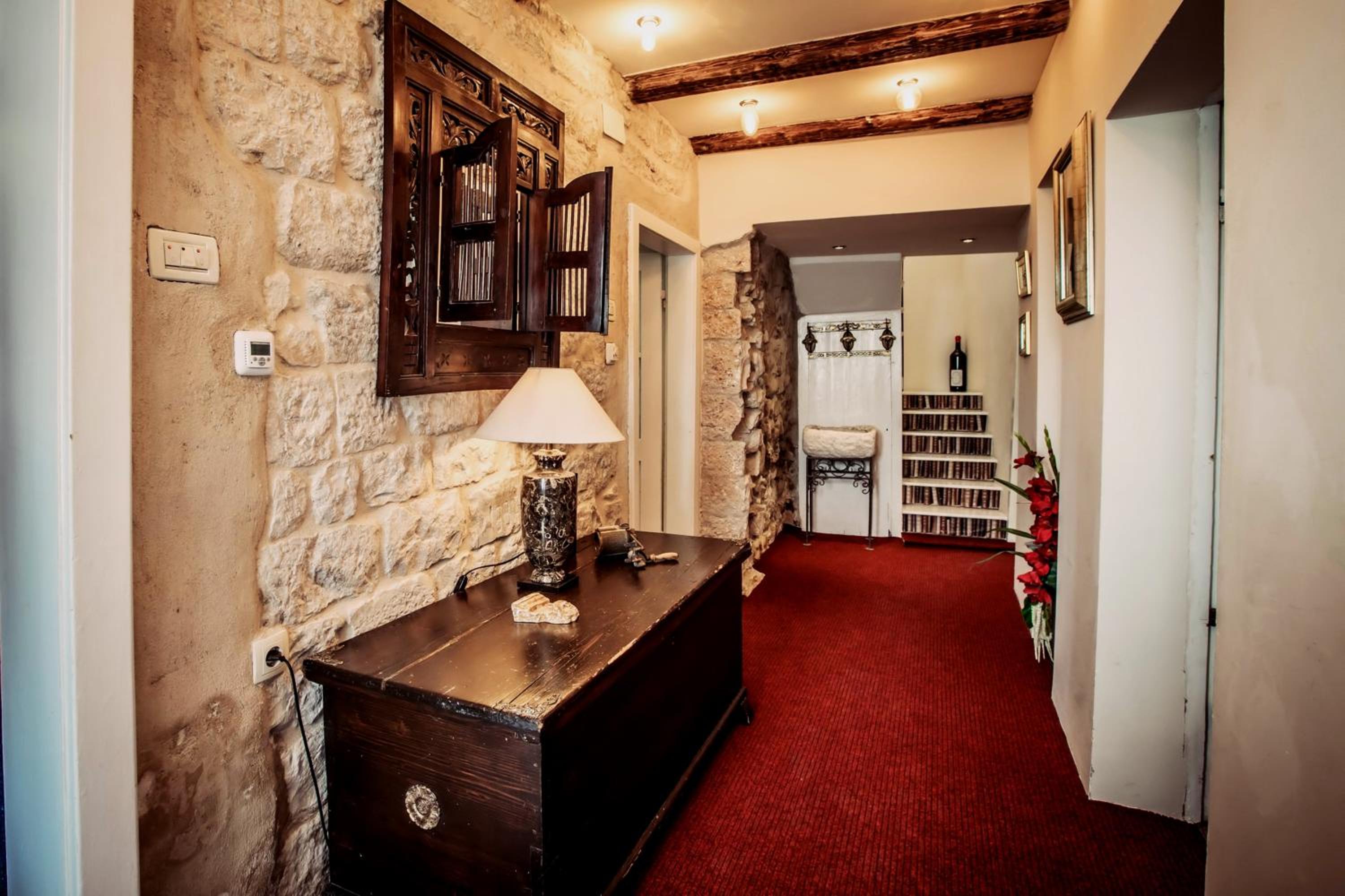 Villa Residence Burgus-Antium view 2