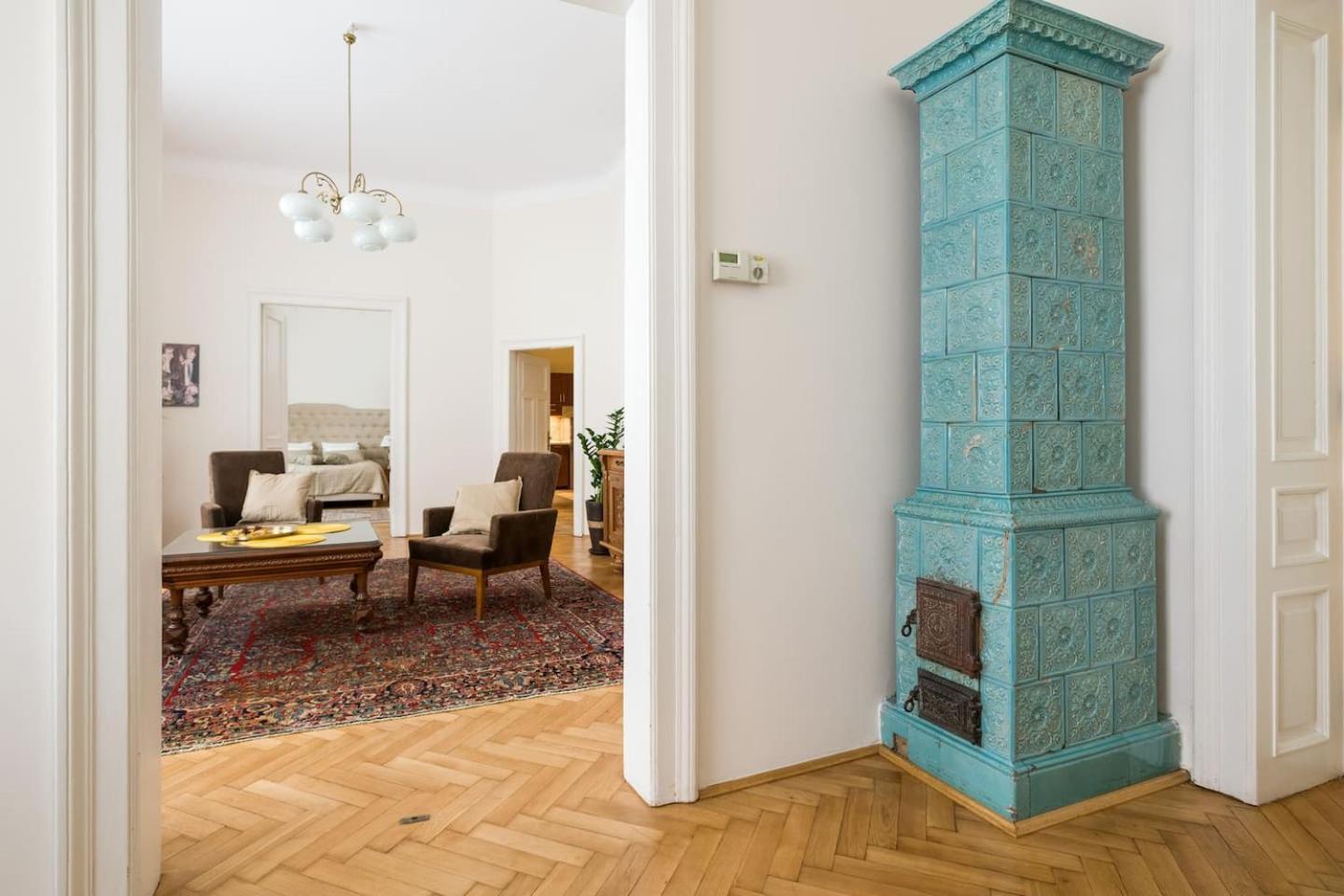 Belle Epoque II, luxury suite 50m to Main Square