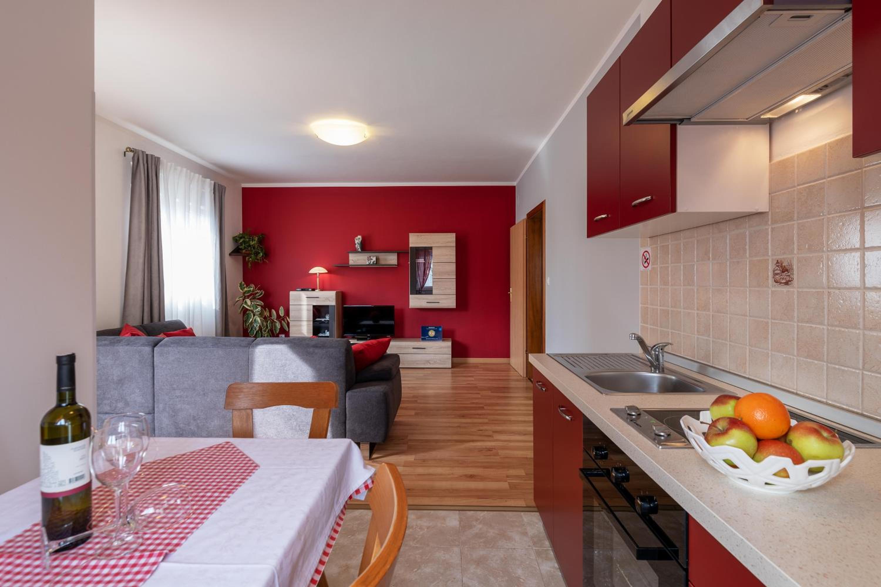 Apartment Bordeaux 29 view 2